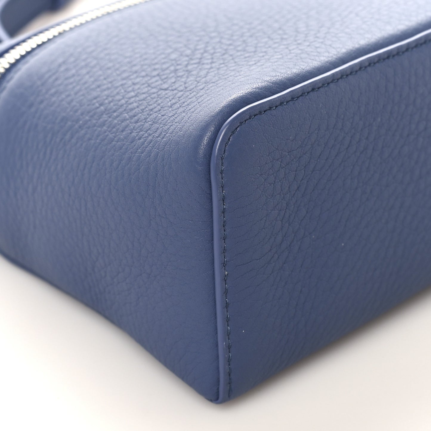 Grained Calfskin L19 Extra Pocket Pouch Cloud Sky