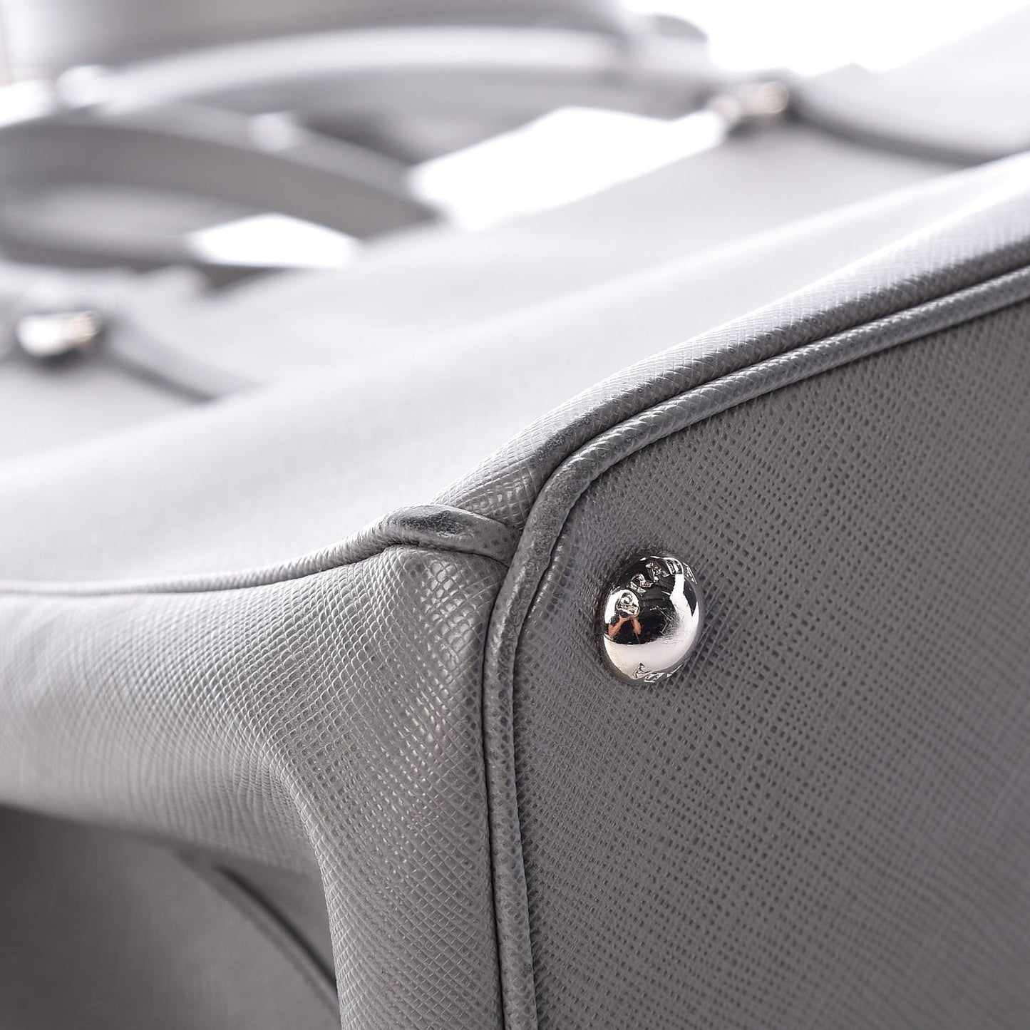 Saffiano Medium Galleria Double Zip Tote Marmo