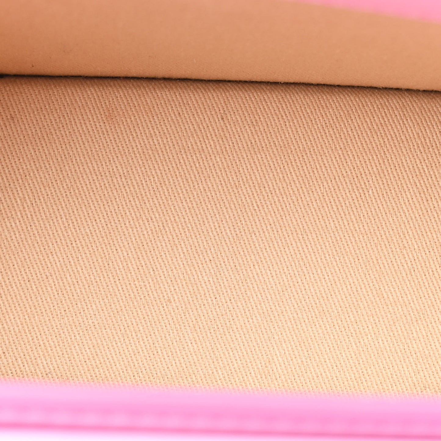 Smooth Calfskin Le Chiquito Moyen Light Pink