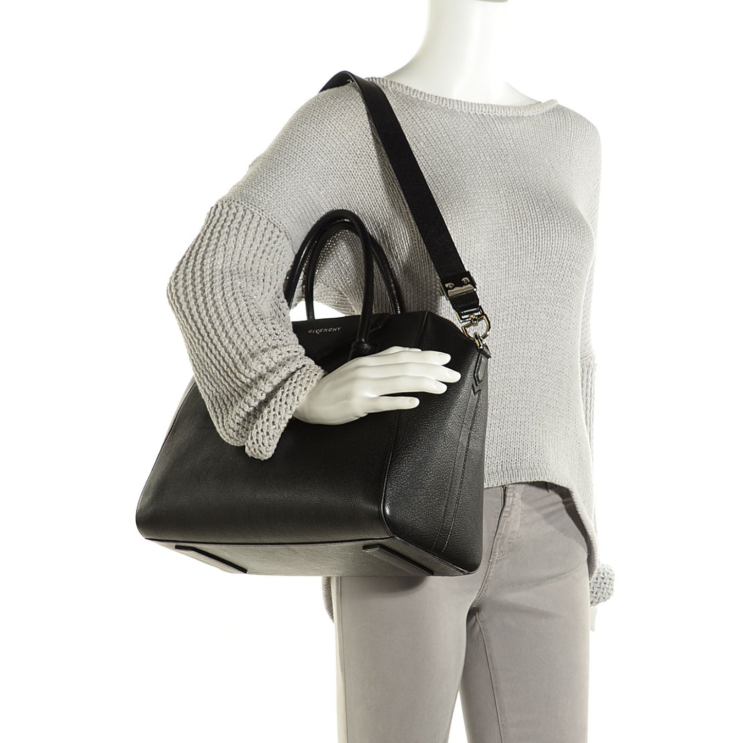 Sugar Goatskin Medium Antigona Black