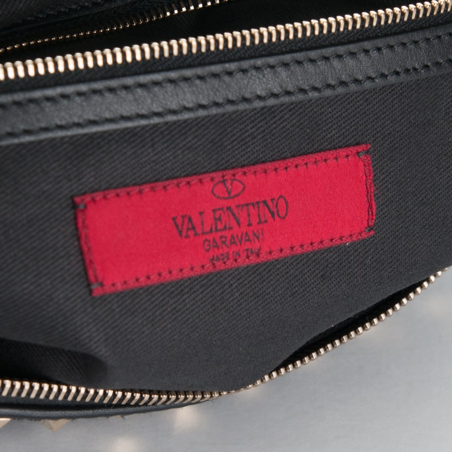 Vitello Large Rockstud Zip Wristlet Pouch Black
