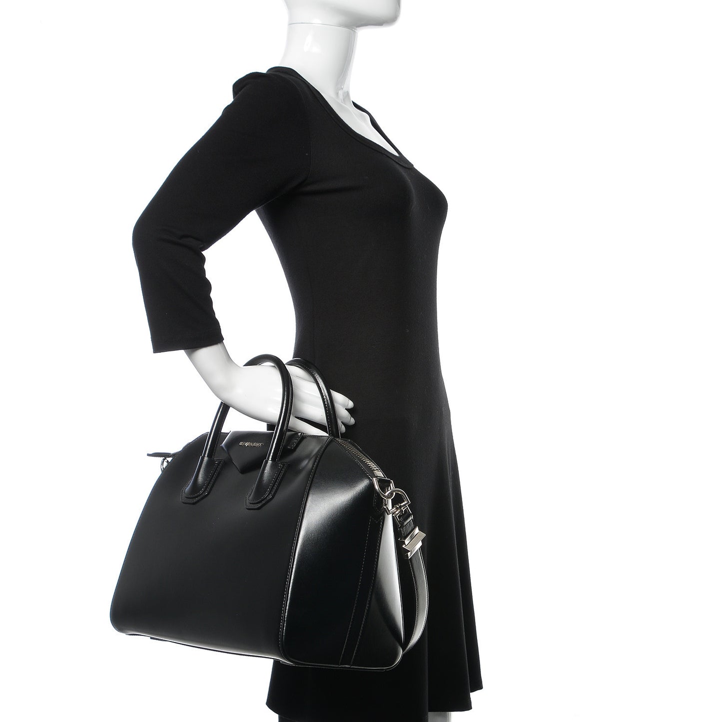 Shiny Lord Calfskin Medium Antigona Black