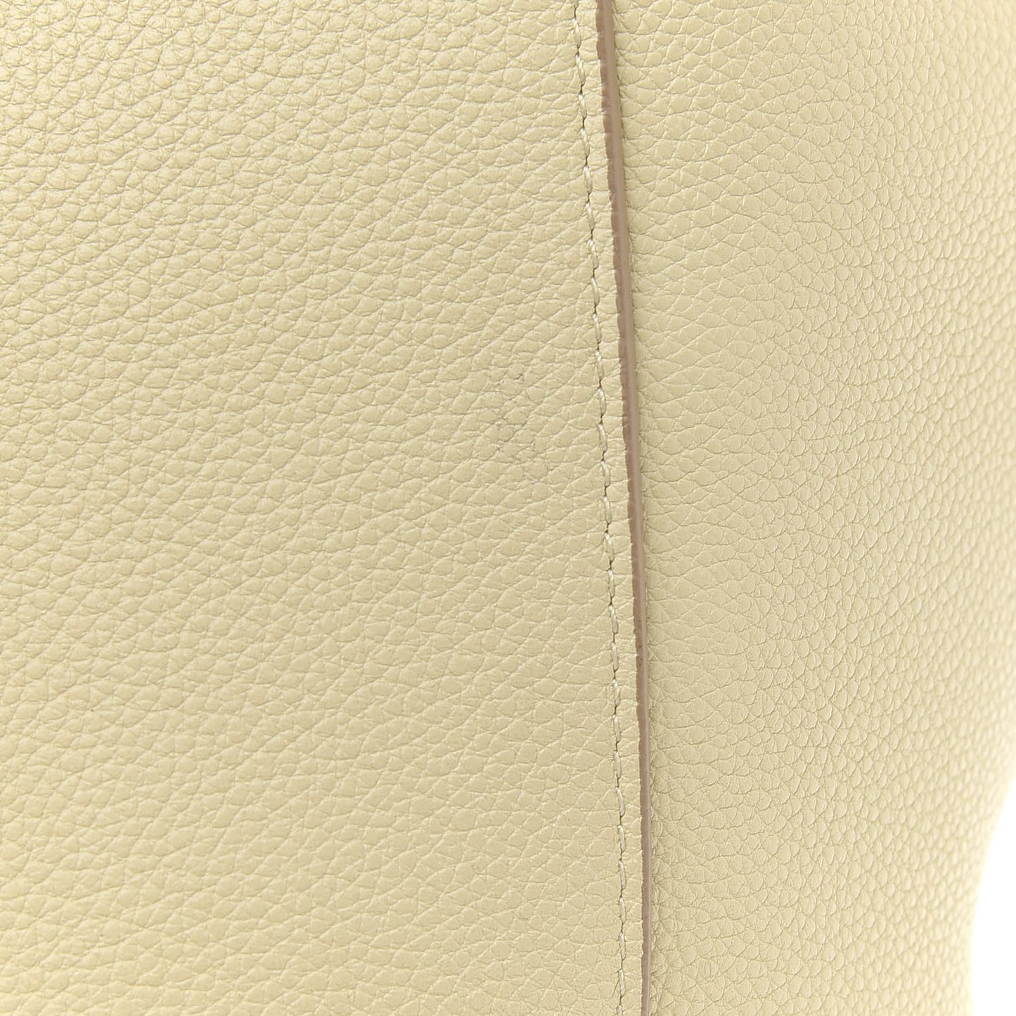 Soft Grained Calfskin Small Belt Cabas Phantom Vanilla