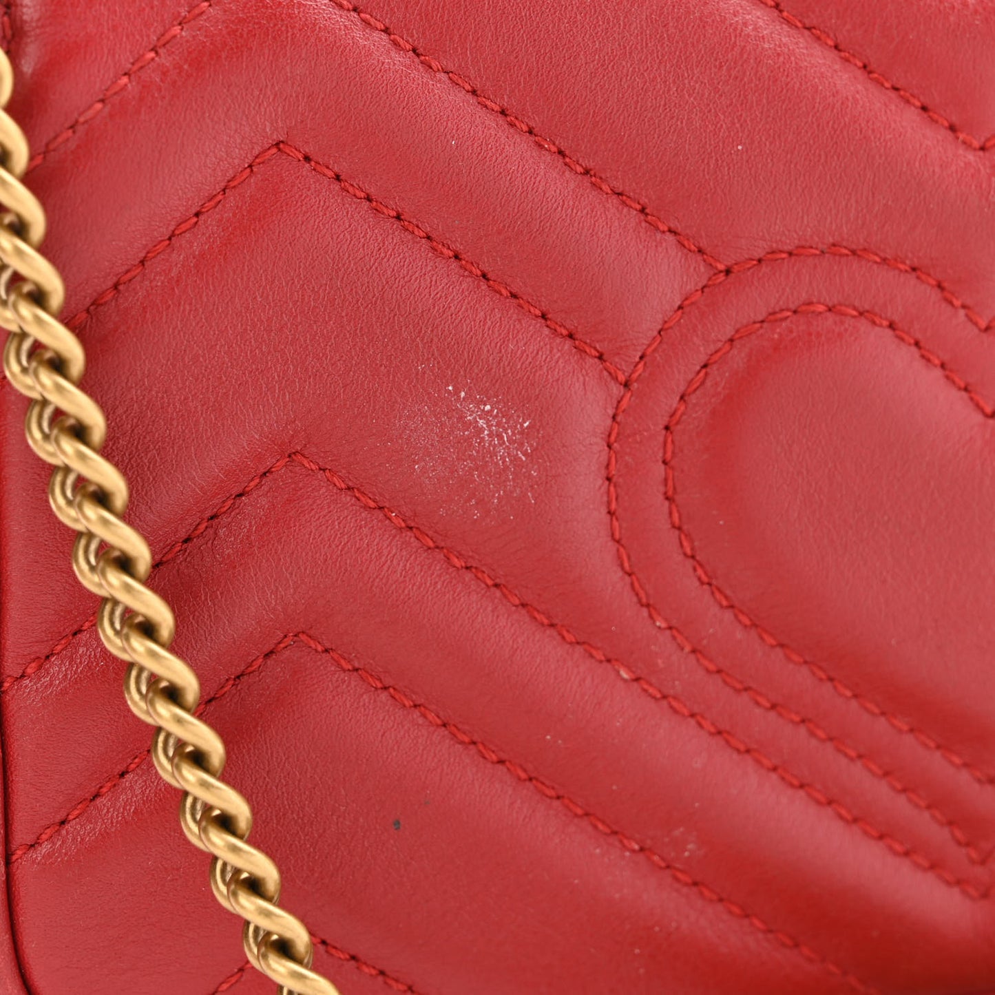 Calfskin Matelasse Super Mini GG Marmont Shoulder Bag Hibiscus Red