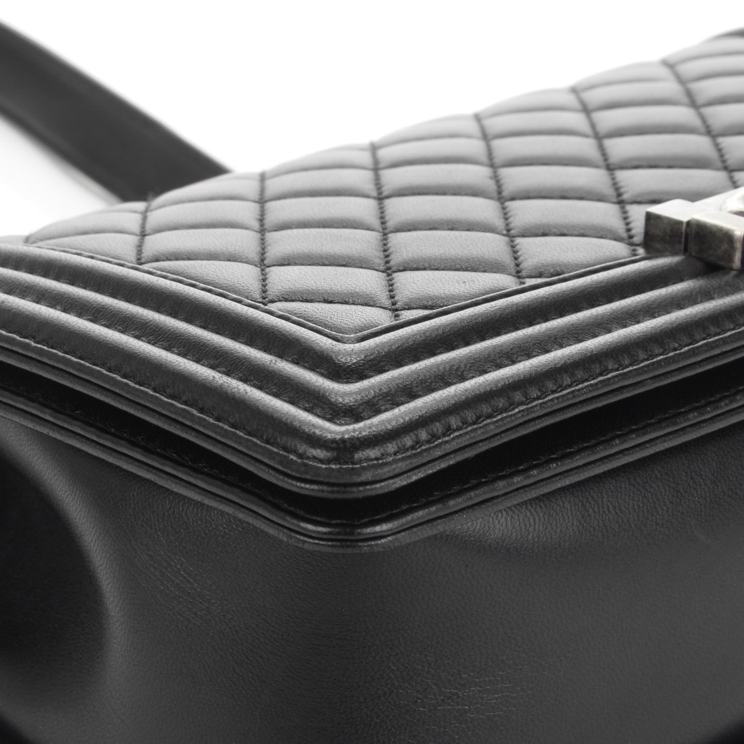 Lambskin Quilted Medium Boy Flap Black