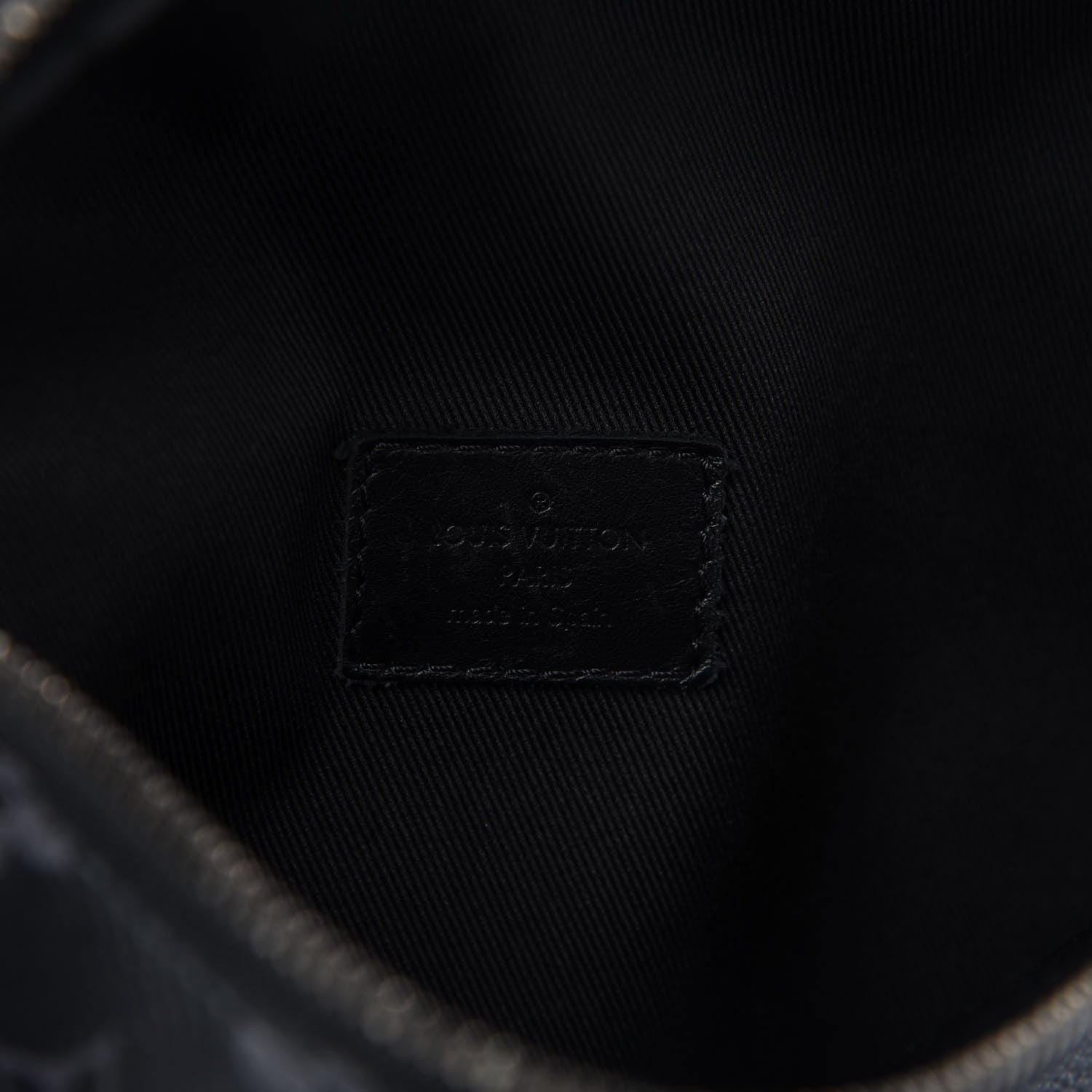 Louis Vuitton Monogram Eclipse Discovery Bumbag 8 of 8