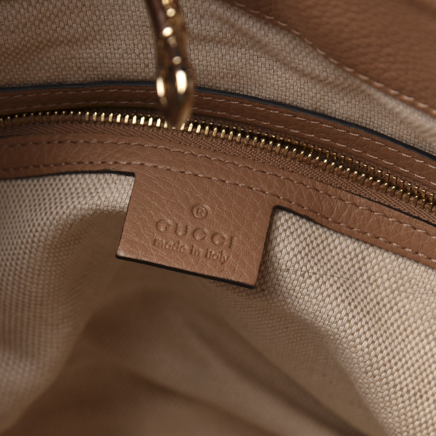 Linen Canvas Pebbled Calfskin Medium Soho Chain Shoulder Bag White Camelia