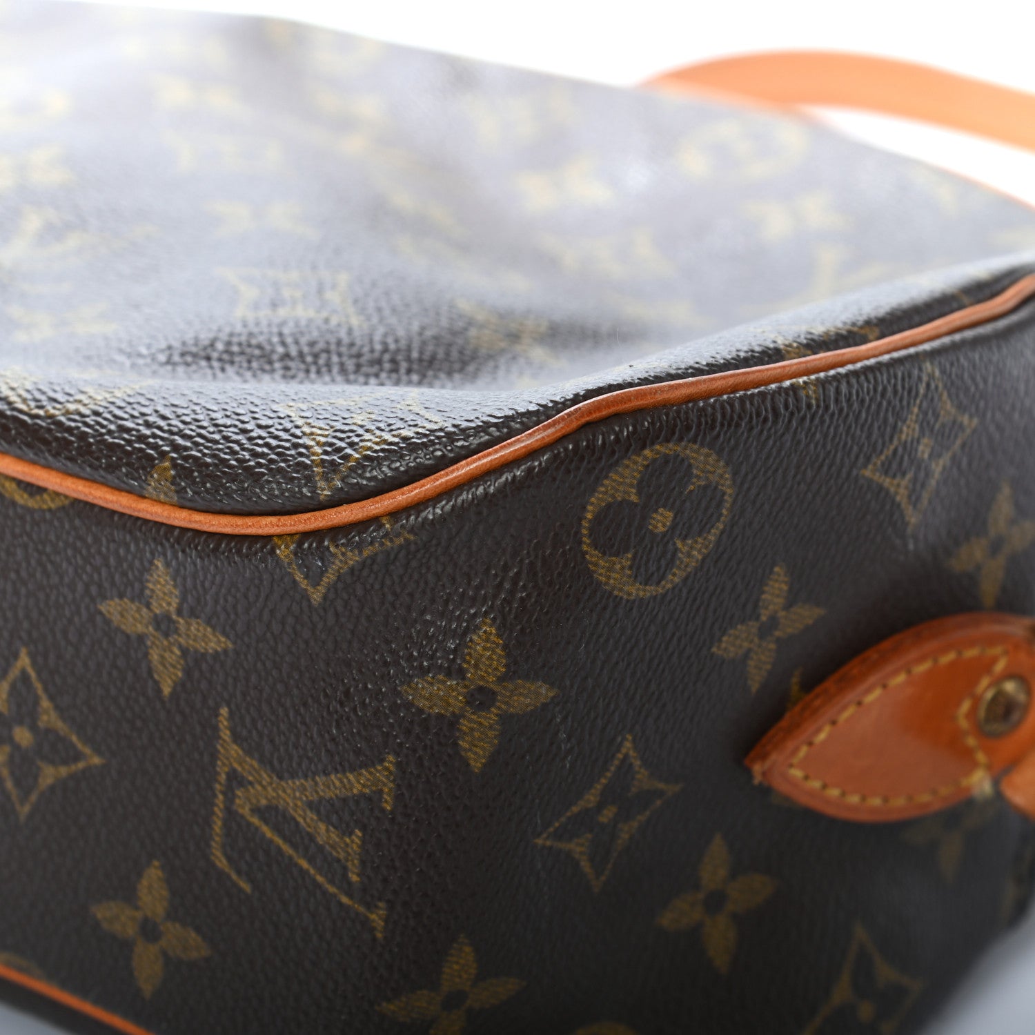 Louis Vuitton Monogram Blois 11 of 16