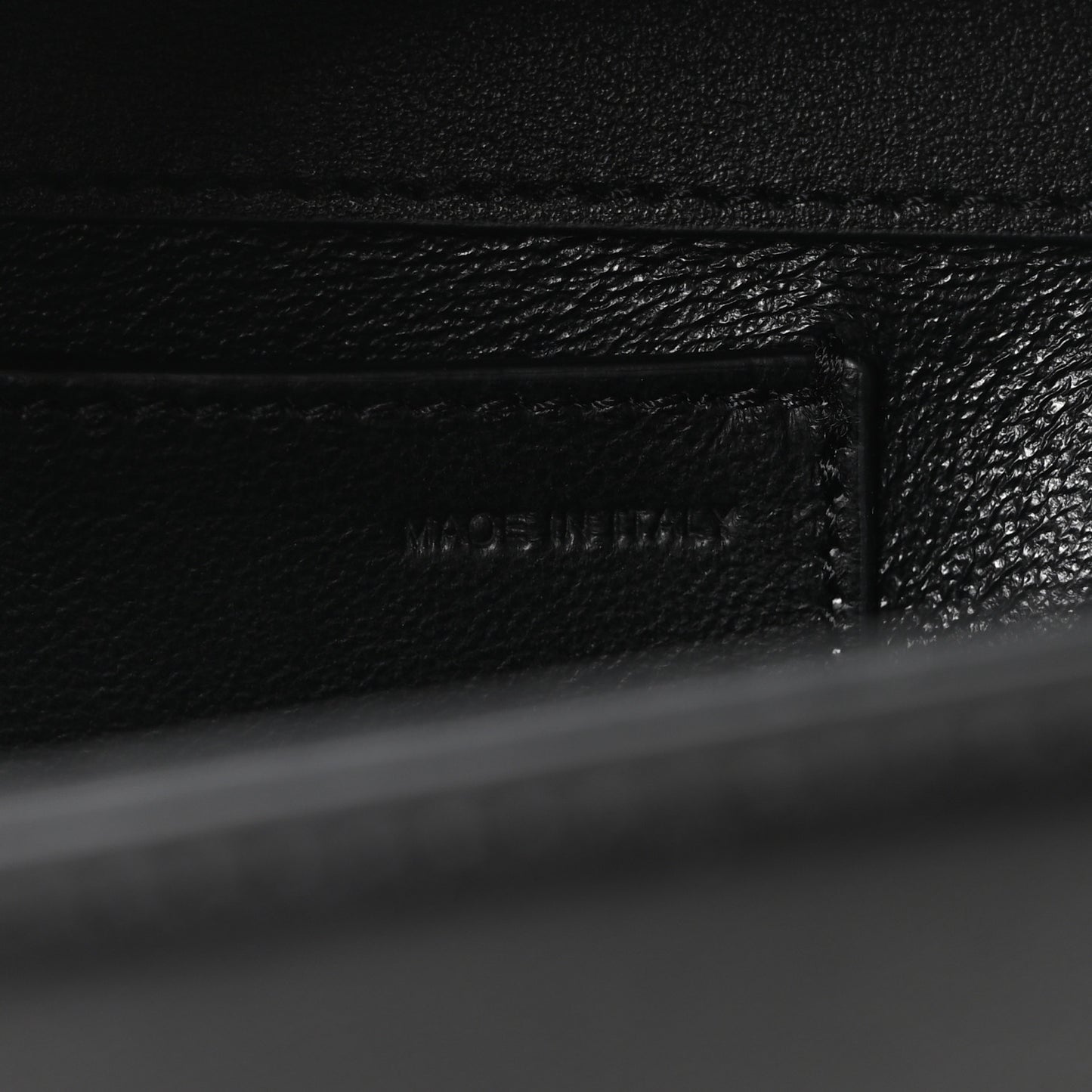 Calfskin Vlogo Loco Shoulder Bag Black