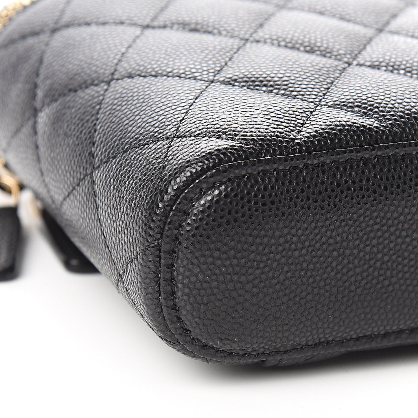 Caviar Quilted Small Vertical Coco Beauty Vanity Case With Chain Black