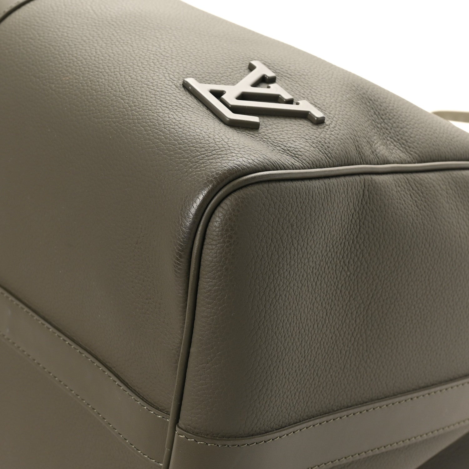 Louis Vuitton Grained Calfskin Aerogram Keepall Bandouliere 50 Khaki 8 of 10