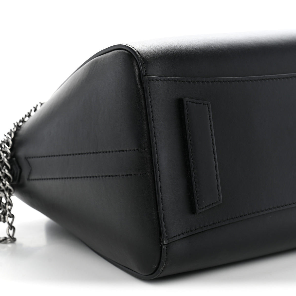 Smooth Calfskin Chains Small Antigona Black