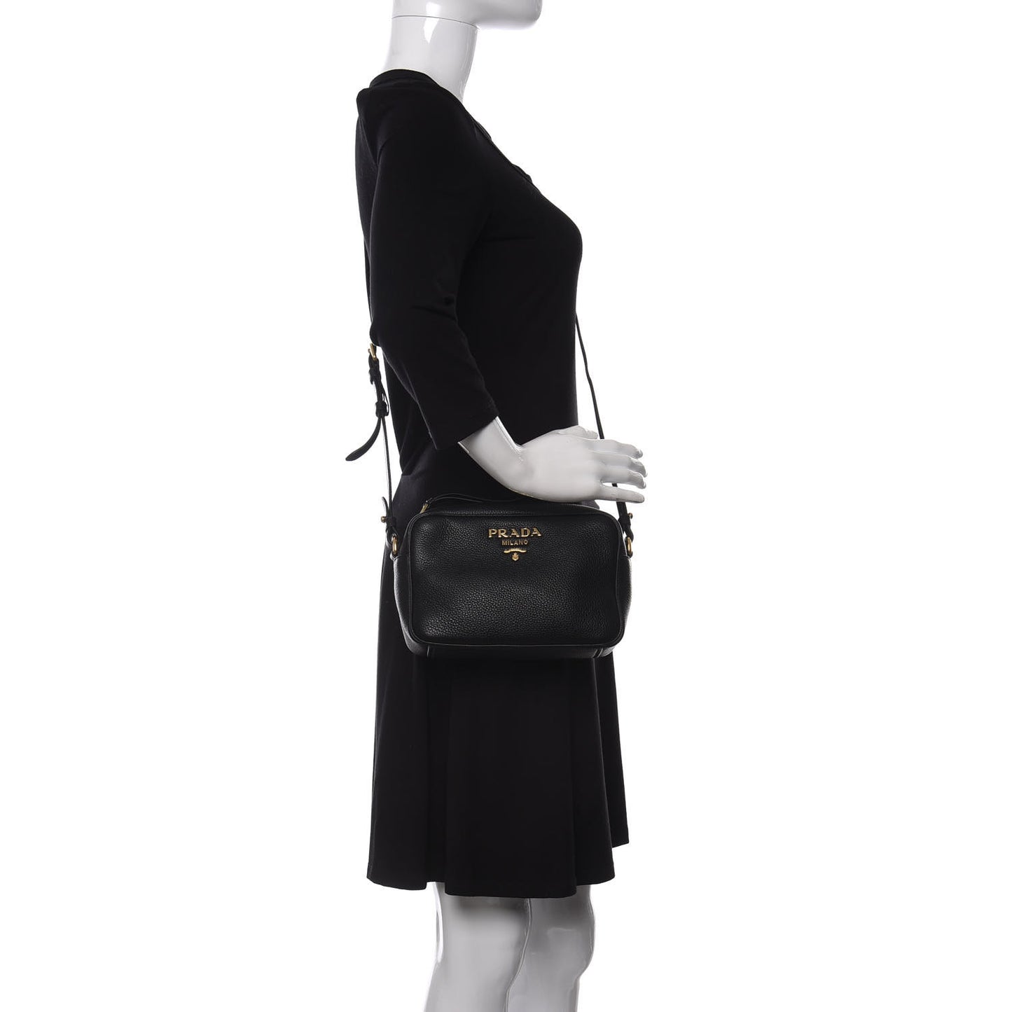Vitello Daino Camera Crossbody Black