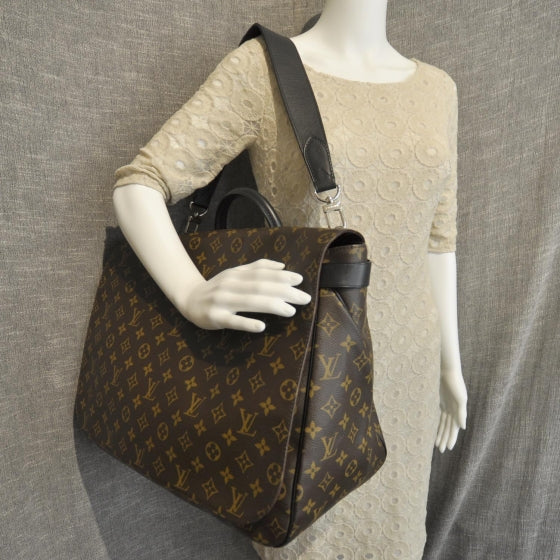 Monogram Macassar Messenger GM