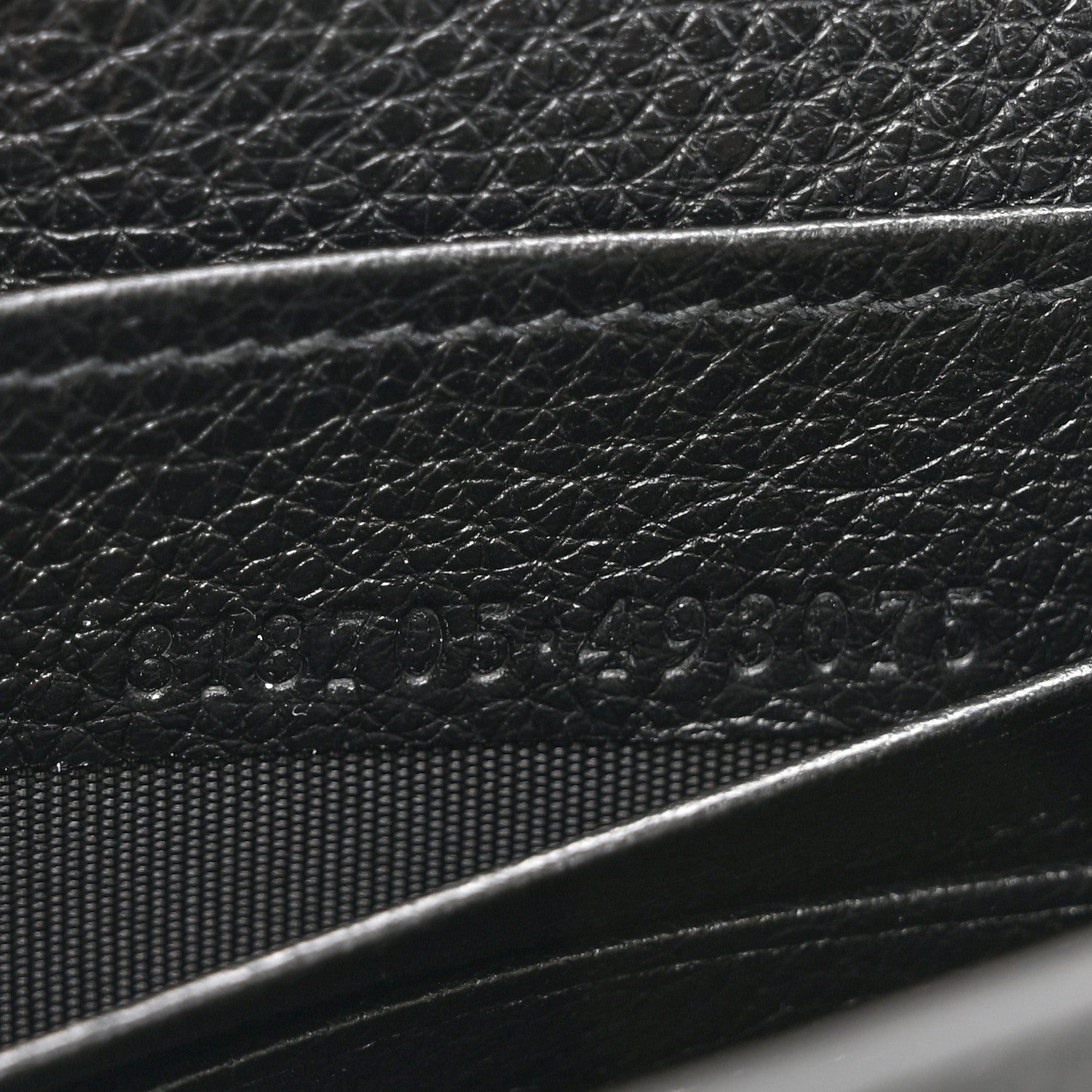Gucci GG Grainy Calfskin Emblem Wallet On Chain Black 7 of 11