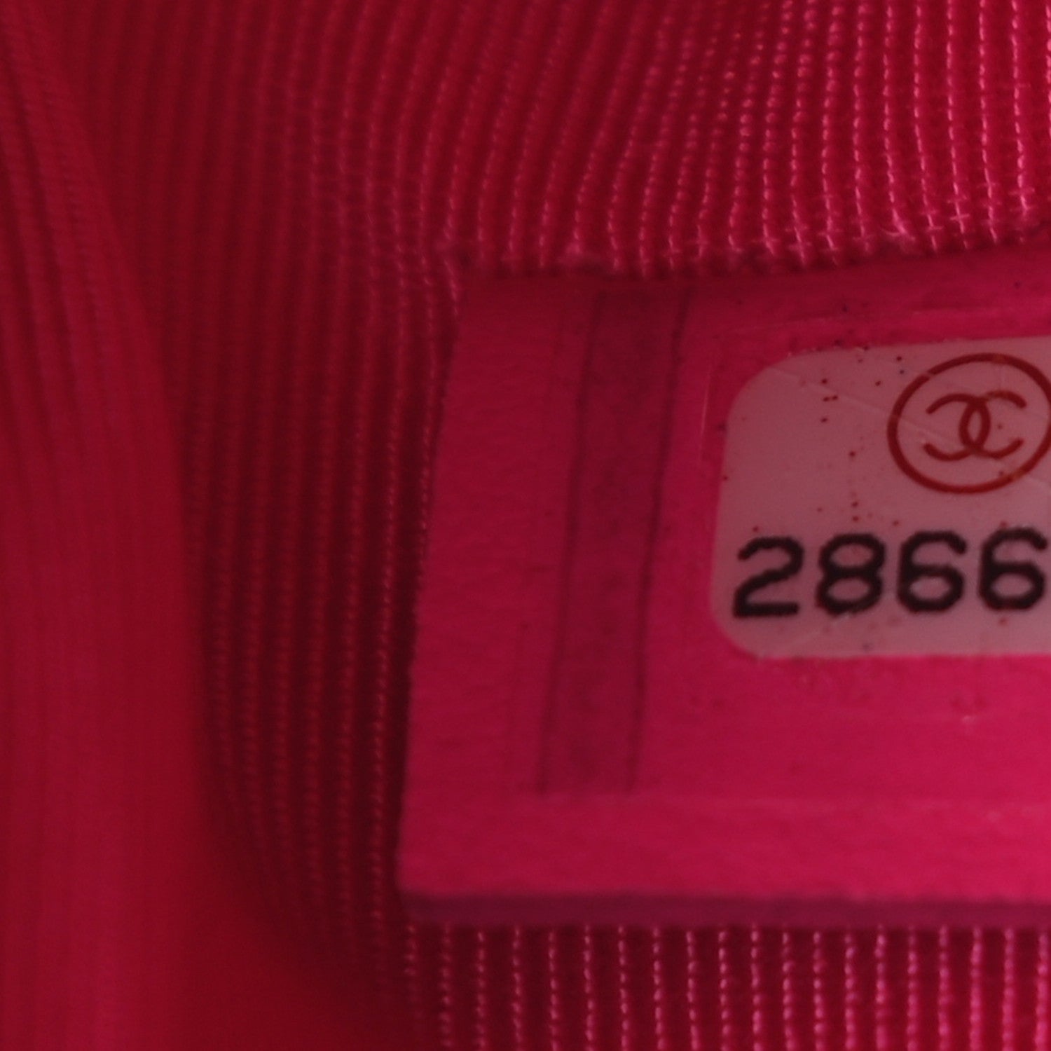 Chanel Goatskin Quilted Medium 2.55 Reissue Cosmetic Case Fluorescent Pink 7 of 8