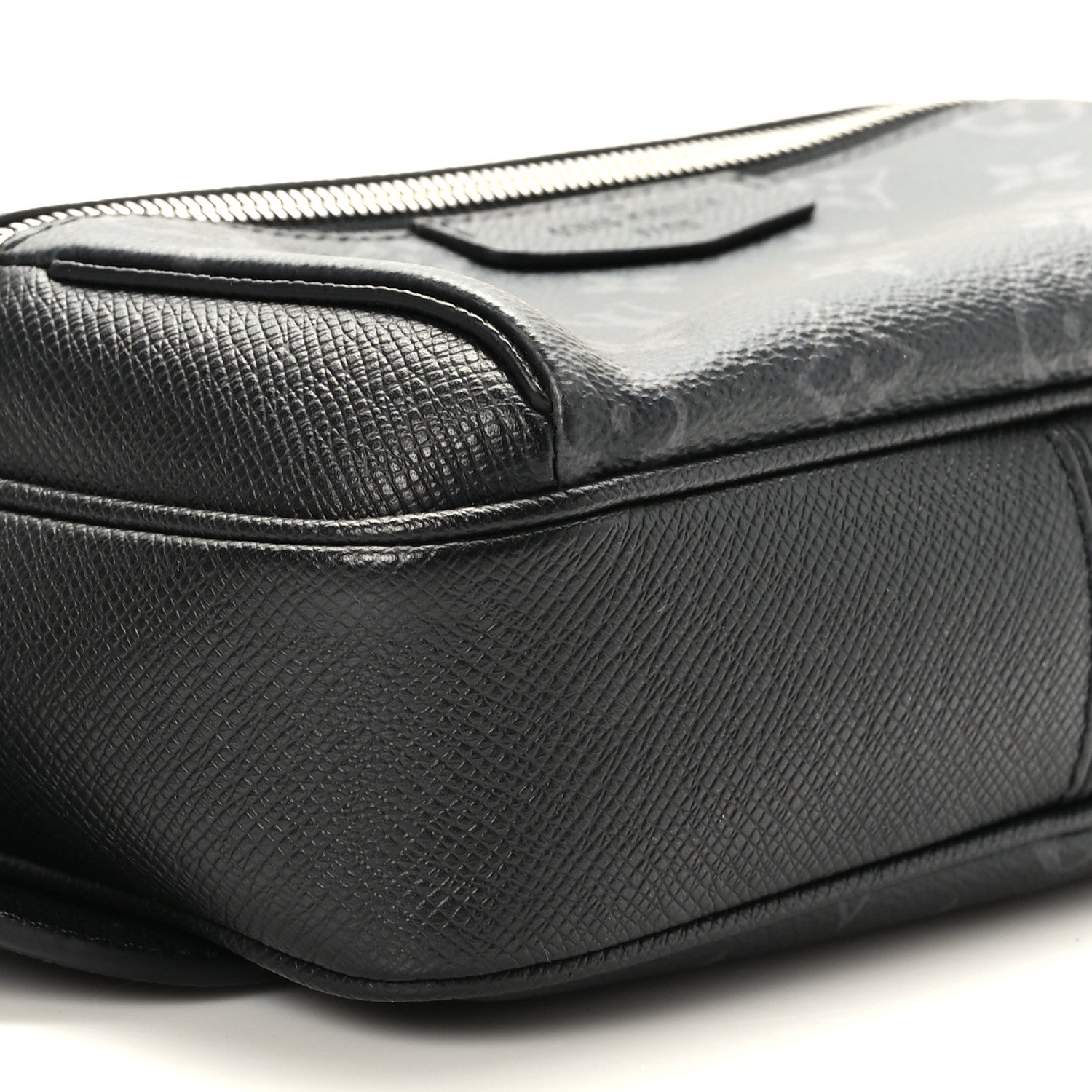 Louis Vuitton Taiga Monogram Outdoor Bumbag Black 8 of 9