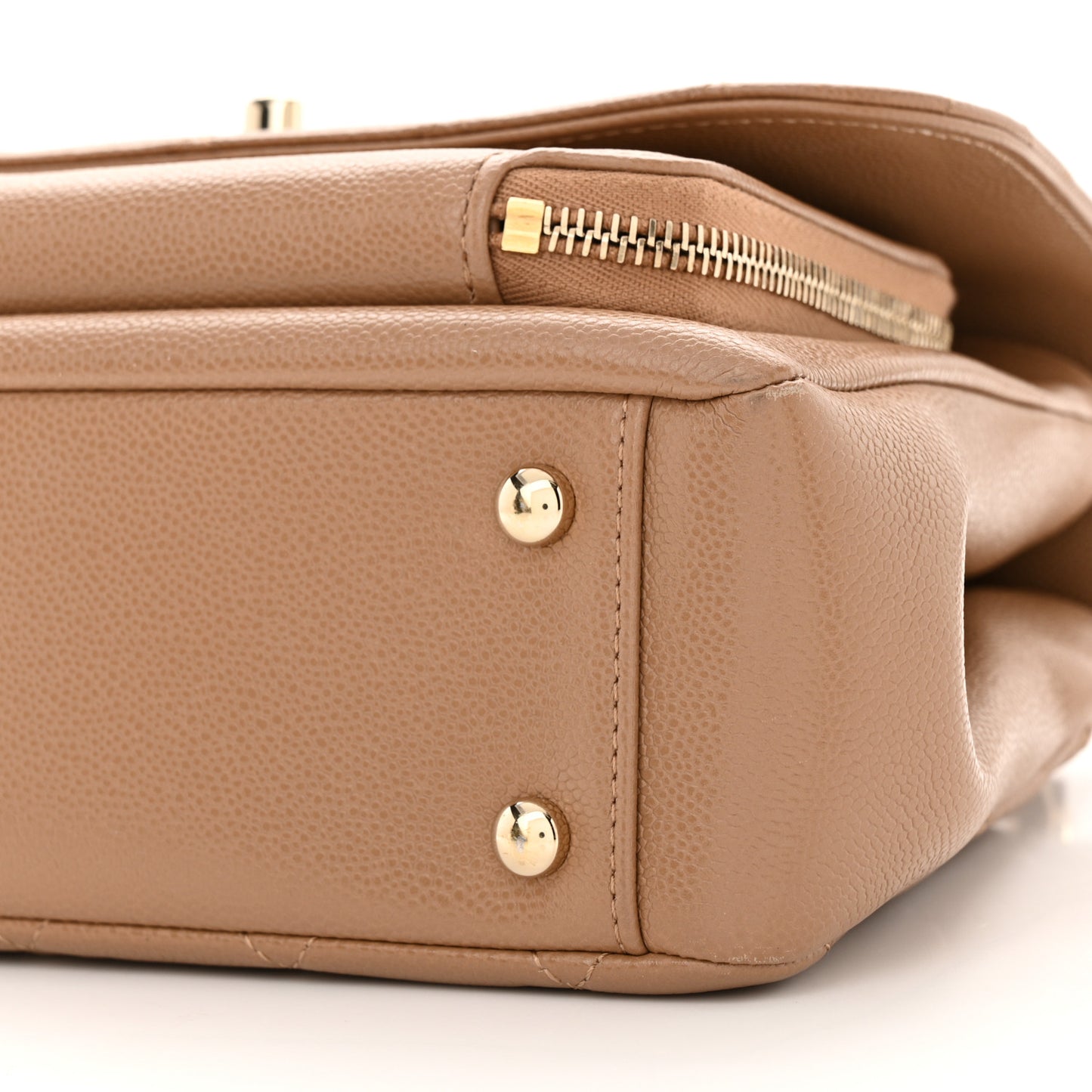Caviar Quilted Medium Business Affinity Flap Beige