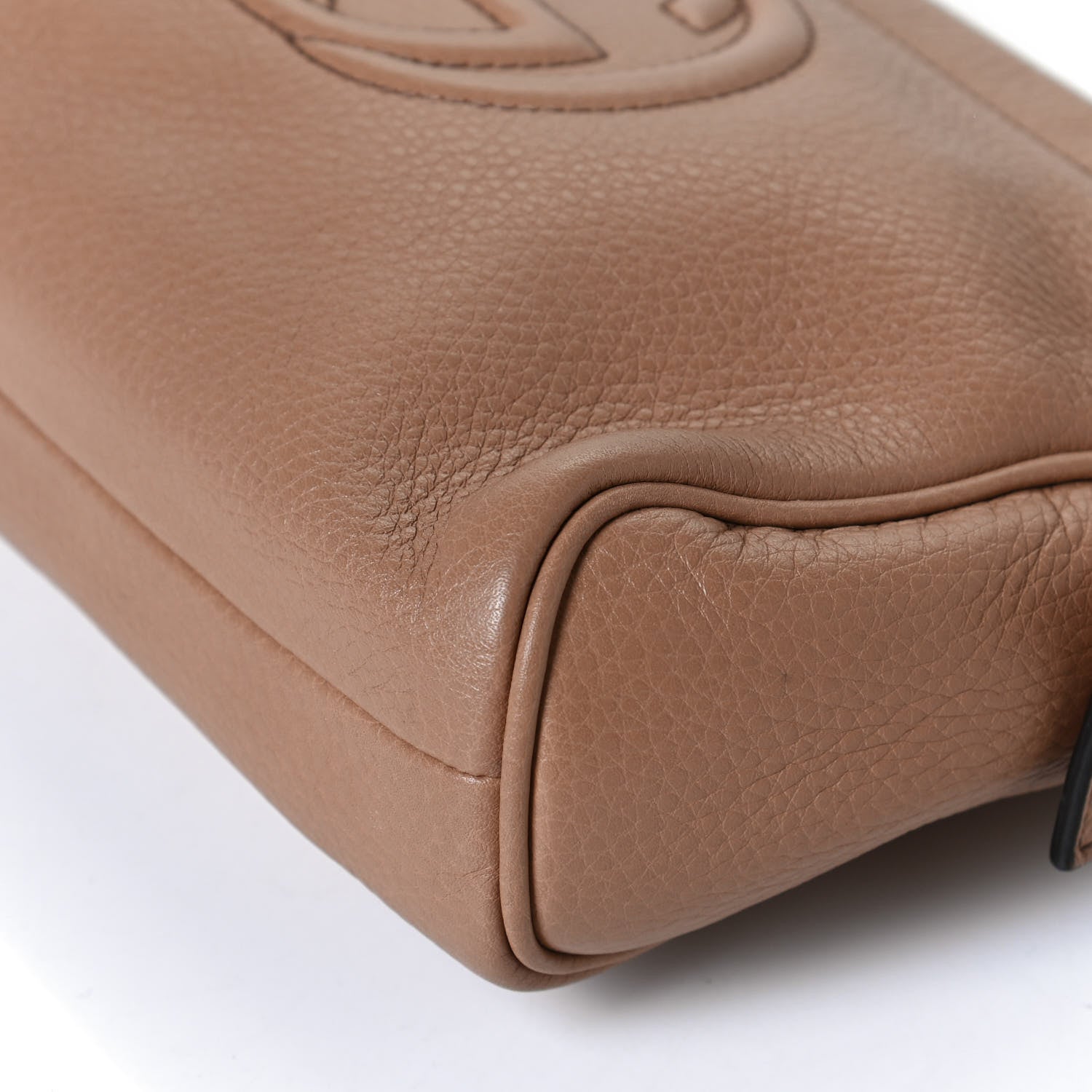 Gucci Pebbled Calfskin Soho Cosmetic Case Camelia 12 of 12