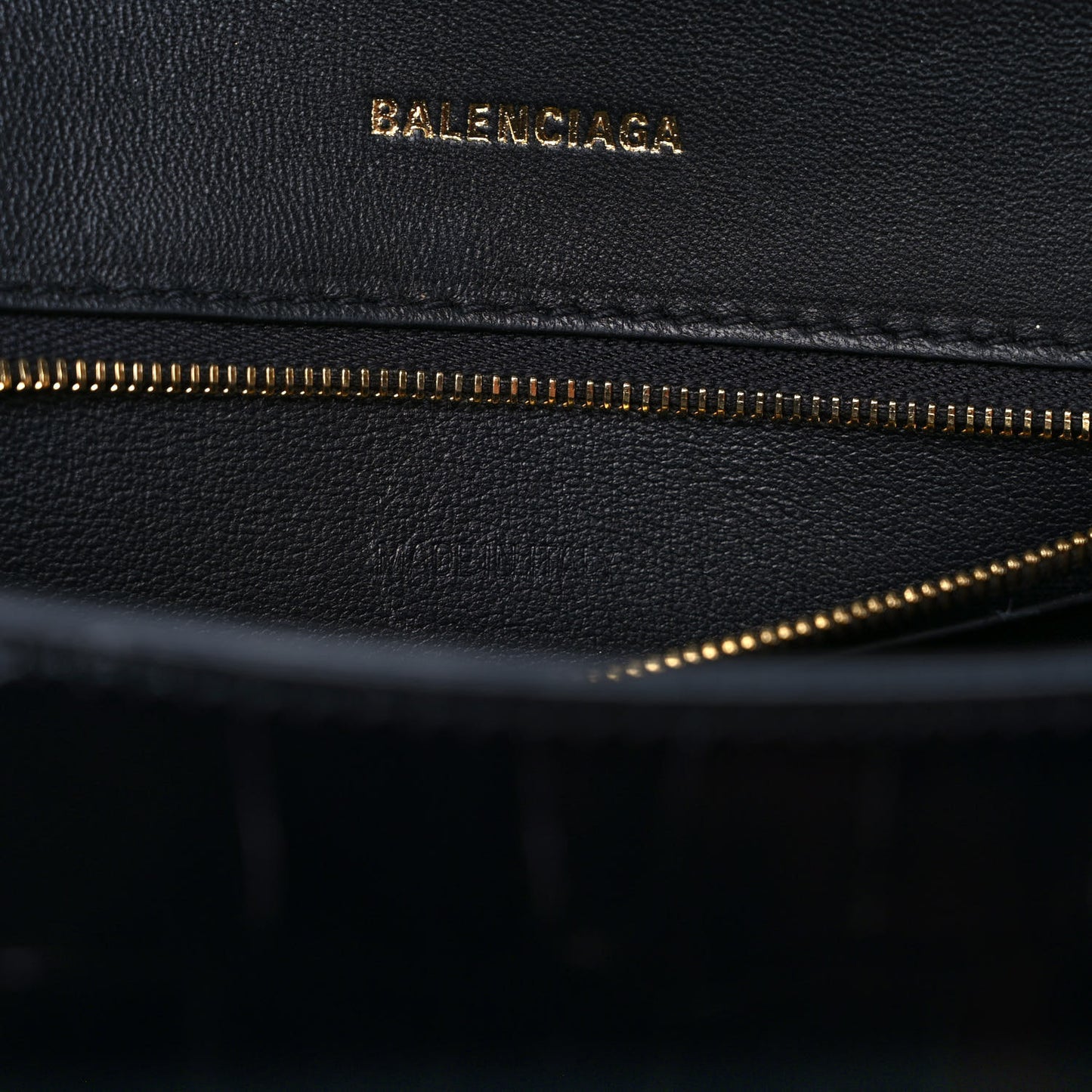 Shiny Calfskin Crocodile Embossed Small Hourglass Top Handle Bag Black