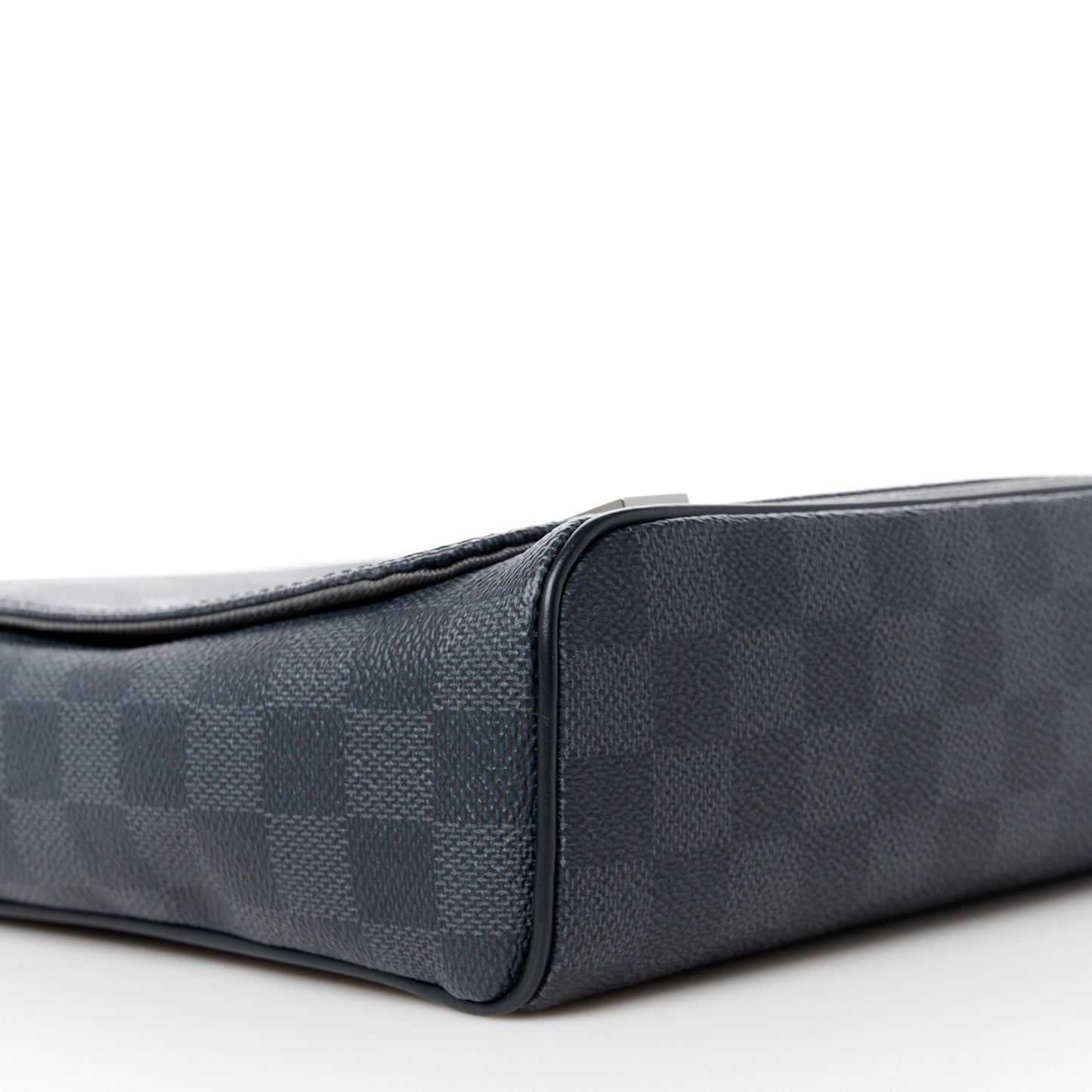 Damier Graphite Logo District PM Grey