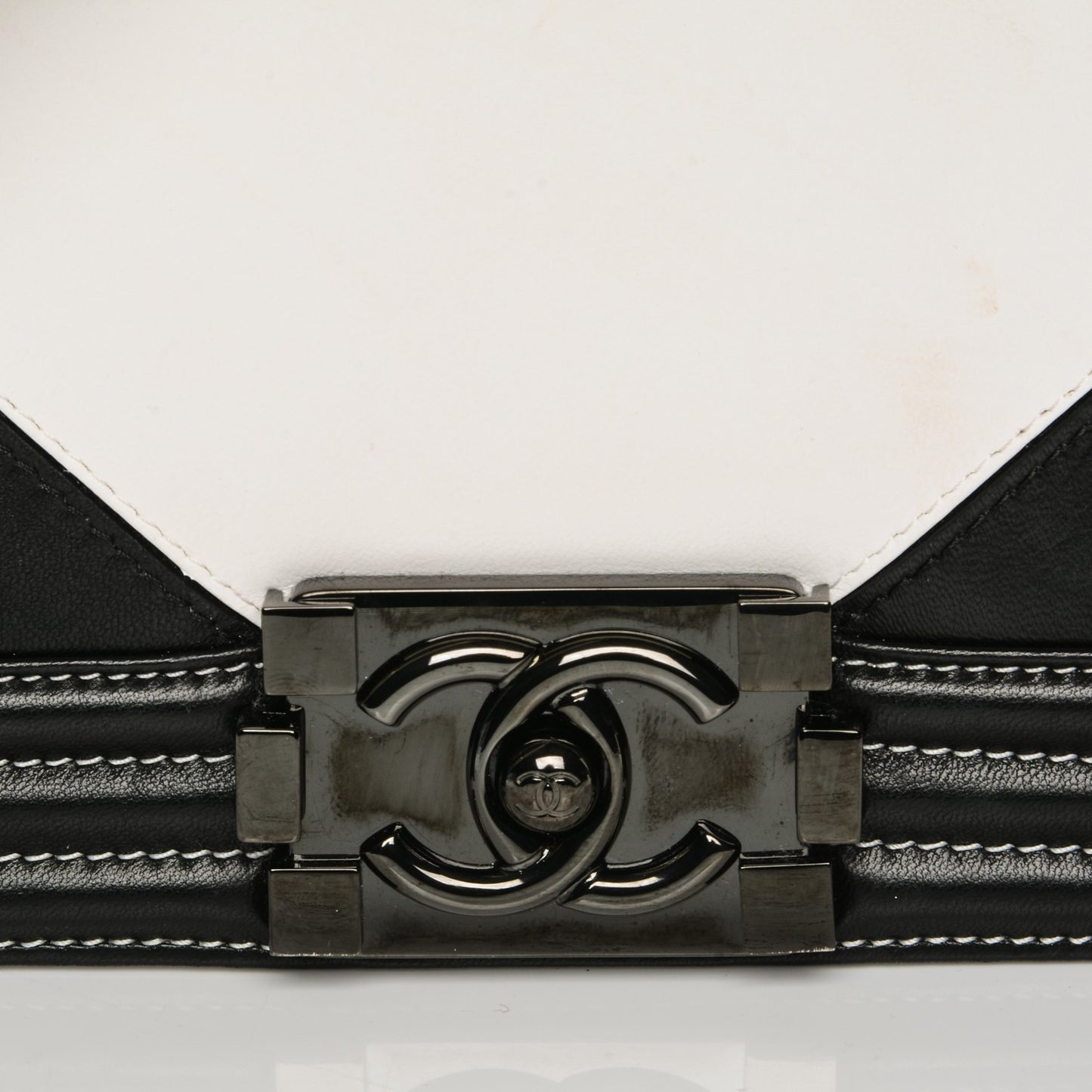 Calfskin Medium Bi-Color Boy Flap Black White