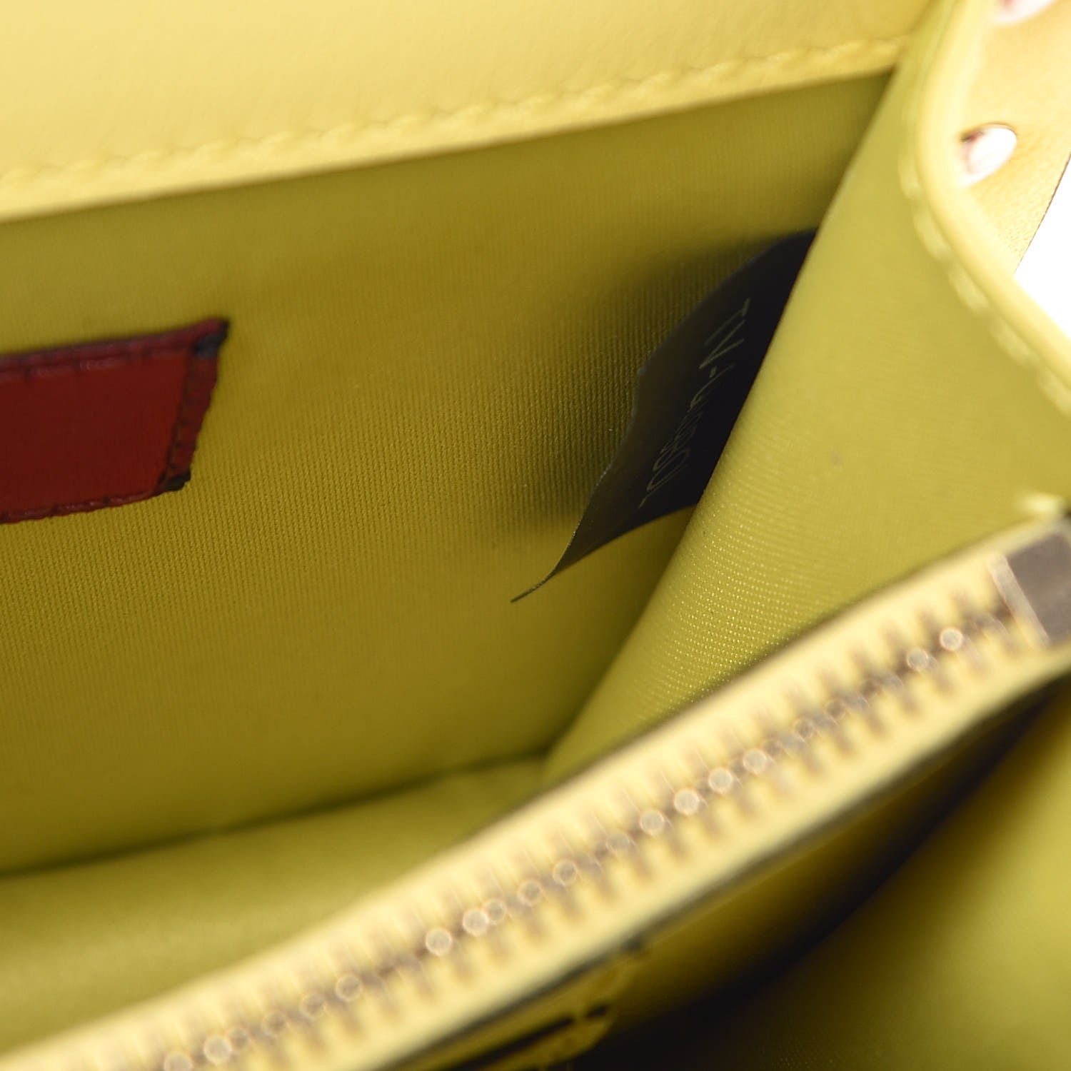 Valentino Garavani Calfskin Rockstud Wallet on Chain Light Yellow 7 of 10