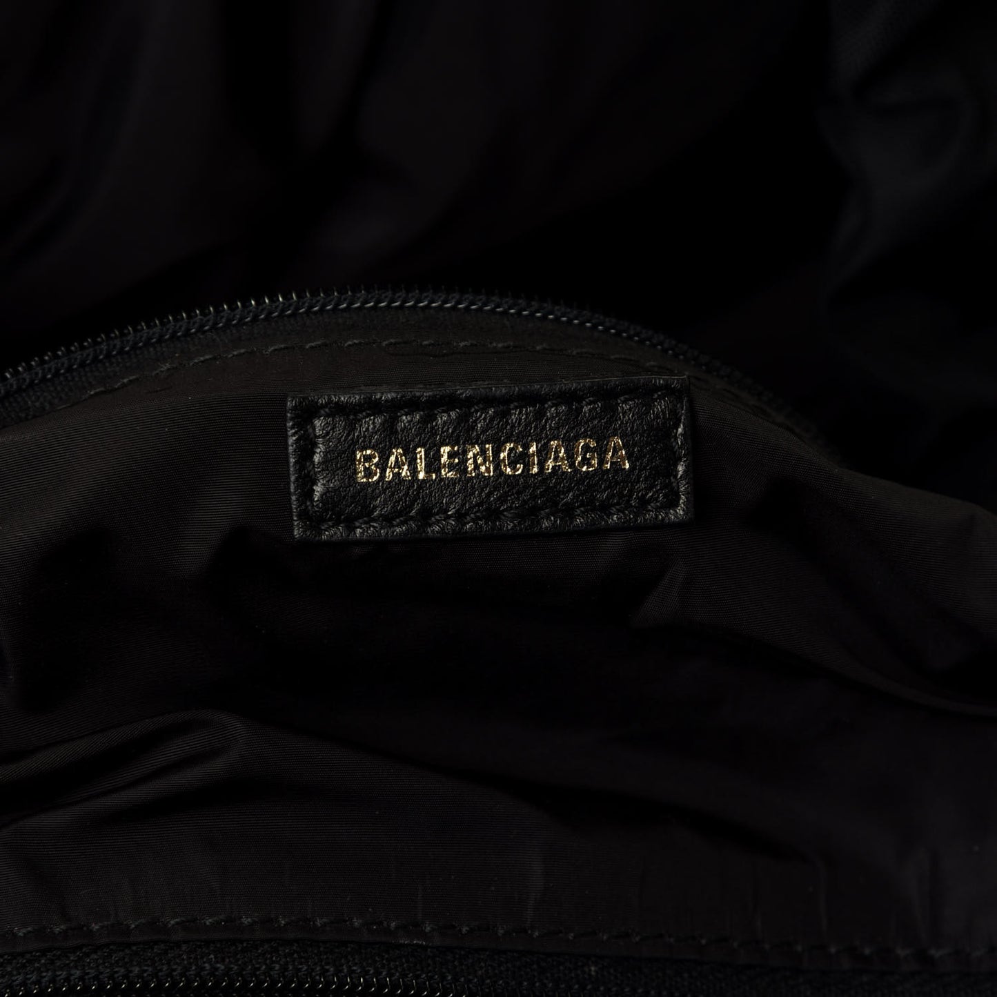 Textured Sport Nylon Logo Embroidered S Wheel Gym Bag Black Bleu Navy