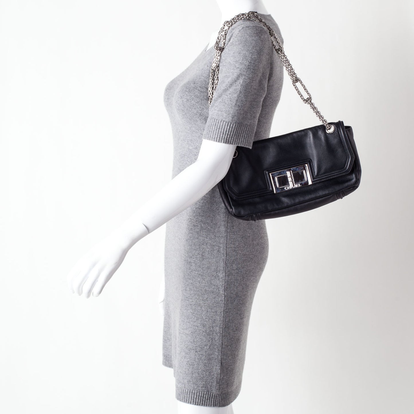 Leather Mademoiselle Lock Flap Bag Black