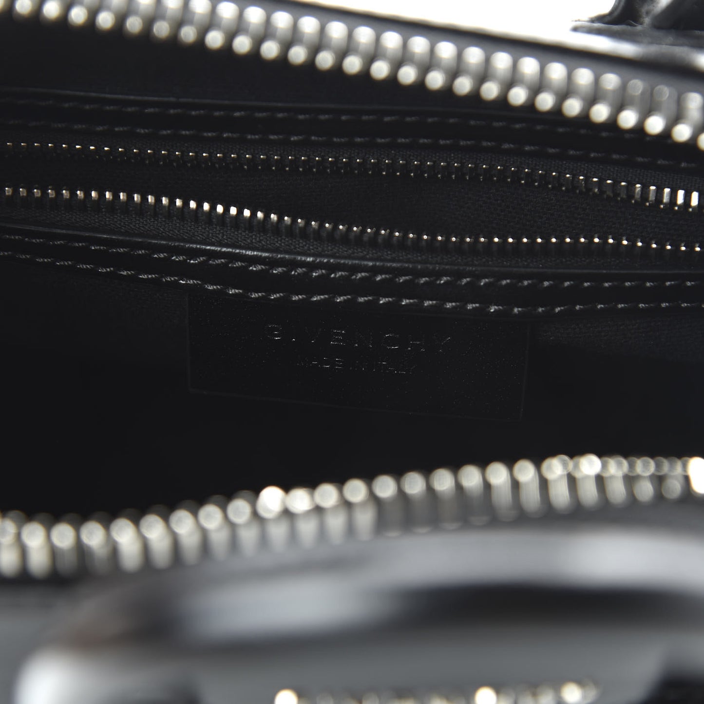 Shiny Lord Calfskin Mini Antigona Black