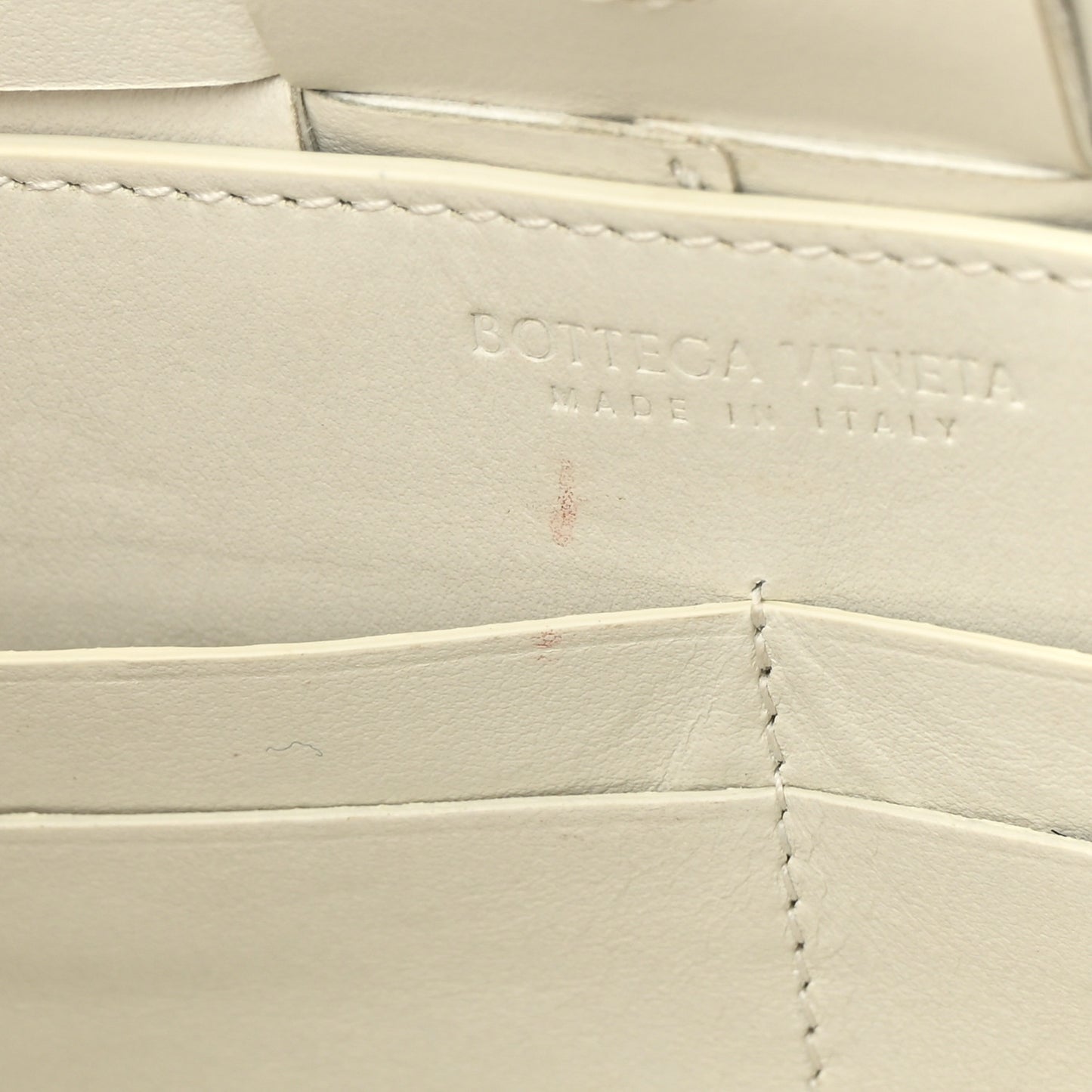 Calfskin Maxi Intrecciato Cassette Pouch On Strap Chalk