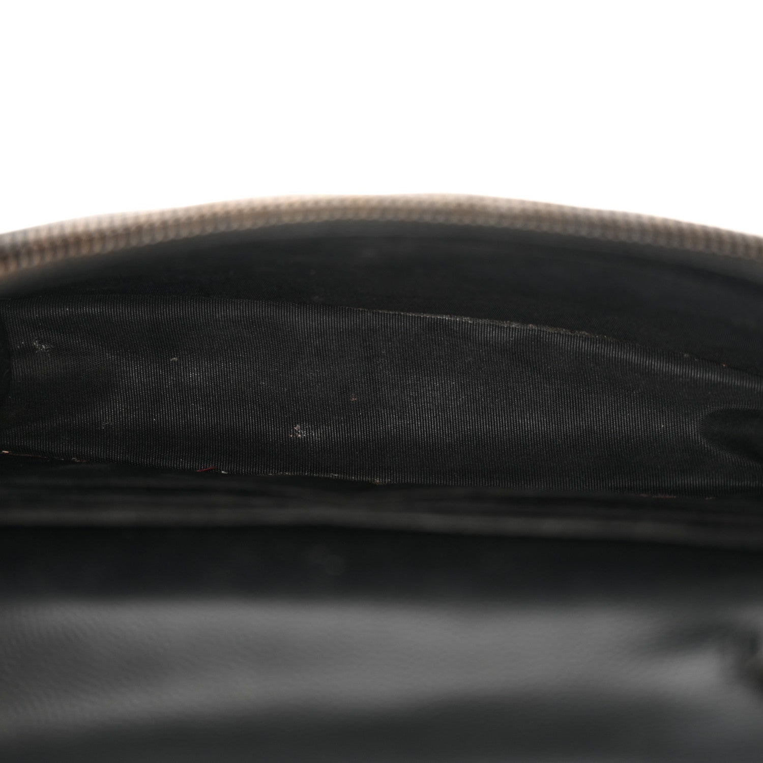 Saint Laurent Grain De Poudre Matelasse Chevron Monogram Monochrome Envelope Chain Wallet Black 5 of 18