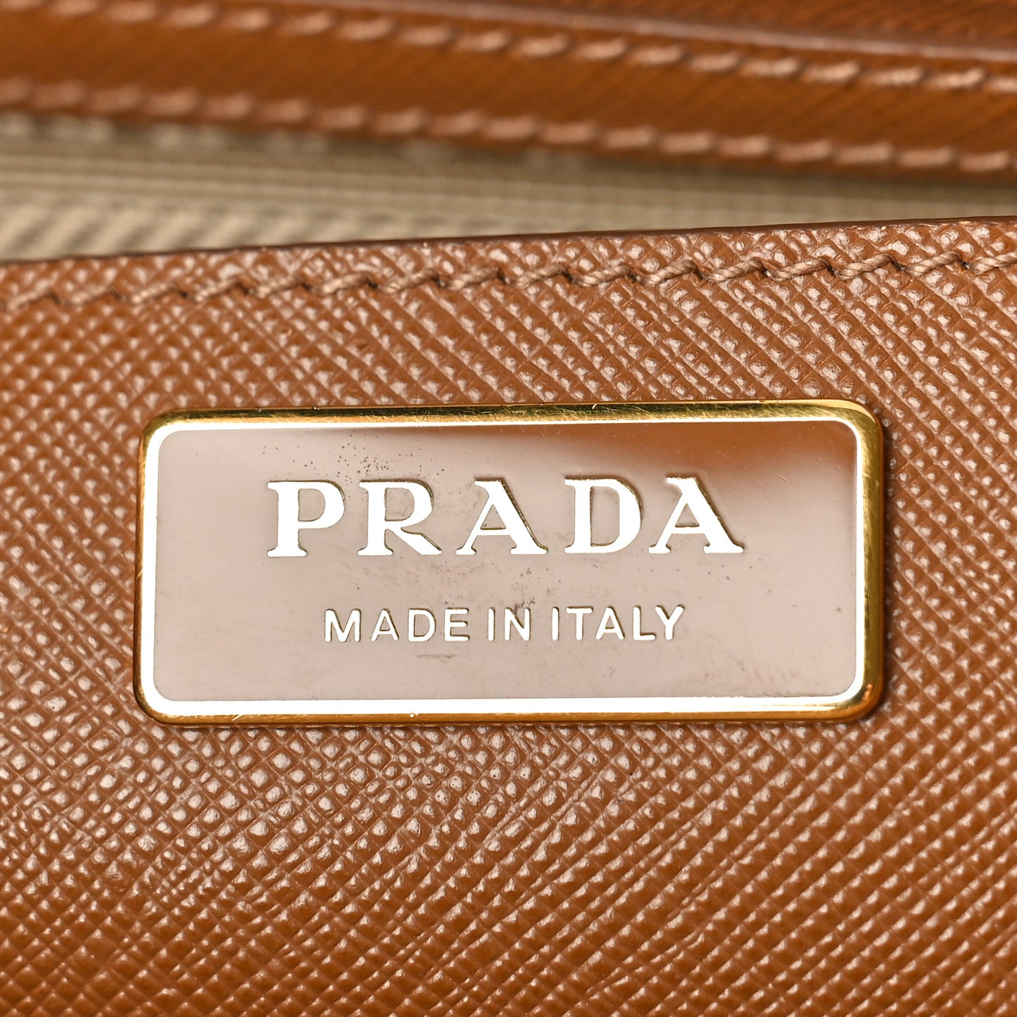 Saffiano Medium Galleria Double Zip Tote Caramel