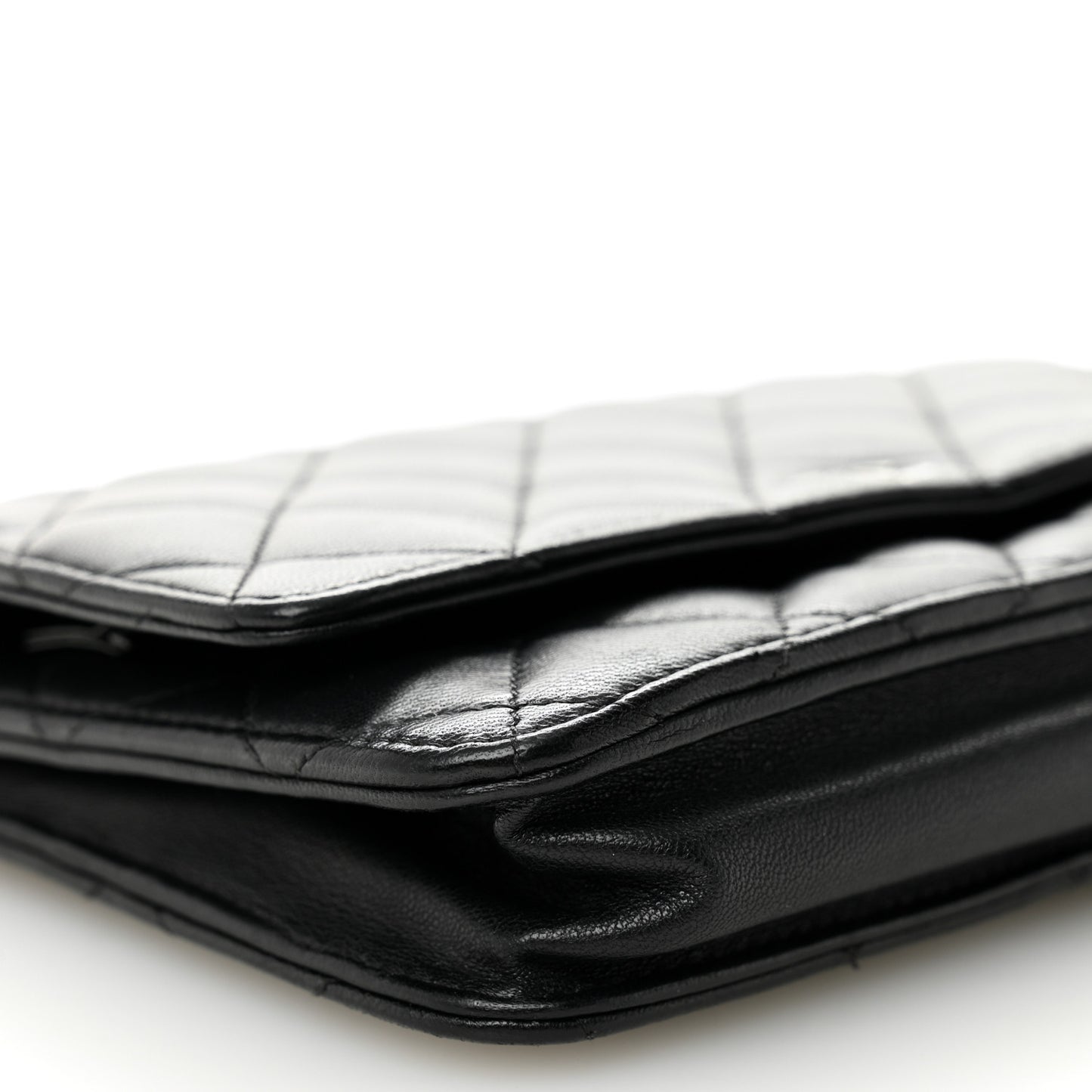 Lambskin Quilted Wallet On Chain WOC Black