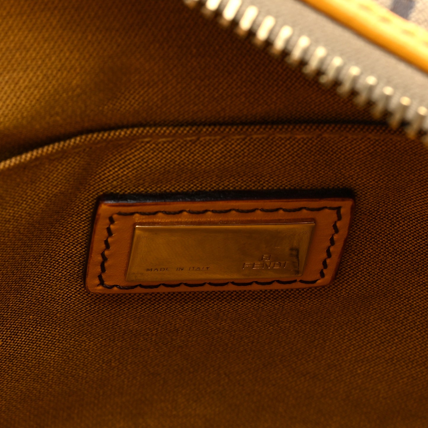 Zucchino Cuoio Chef Pocket Shoulder Bag Yellow