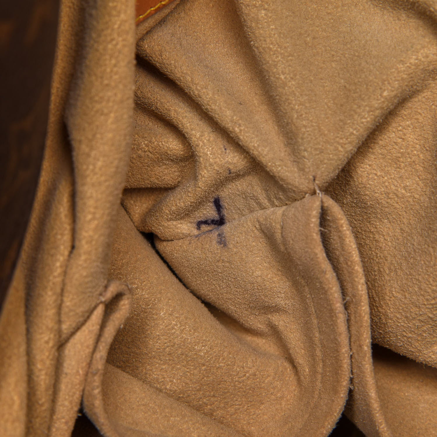 Louis Vuitton Monogram Artsy MM 11 of 11