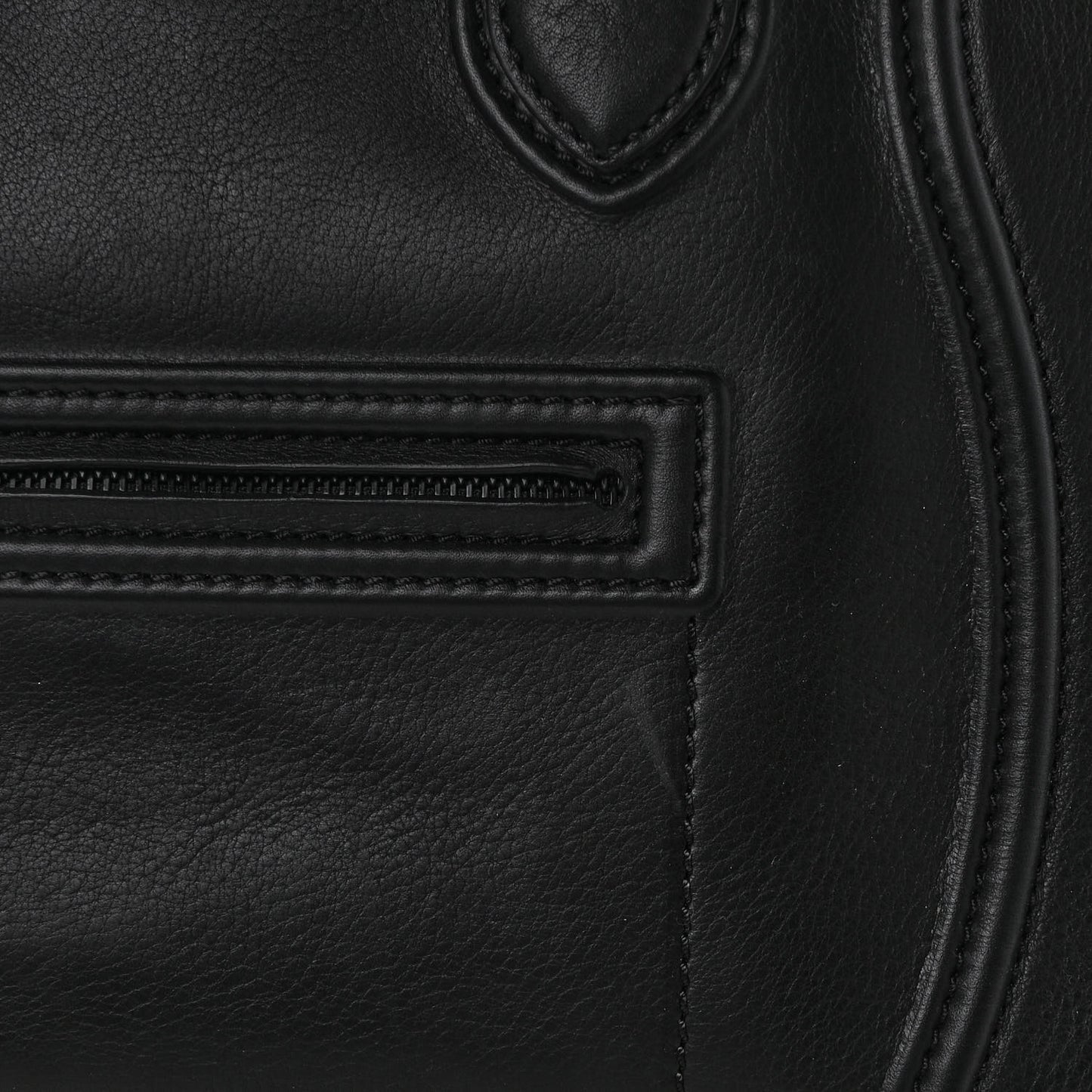 Smooth Calfskin Medium Phantom Luggage Black