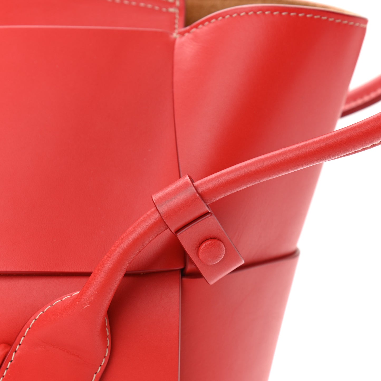 French Calfskin Maxi Intrecciato Medium Arco Nail Polish