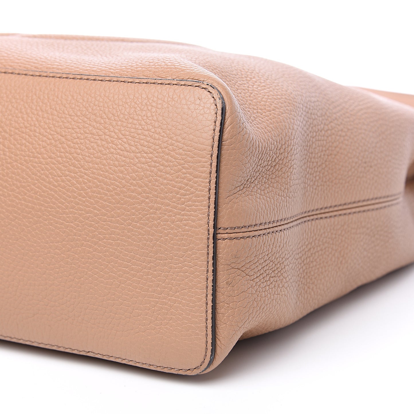 Pebbled Calfskin Large Soho Hobo Camelia
