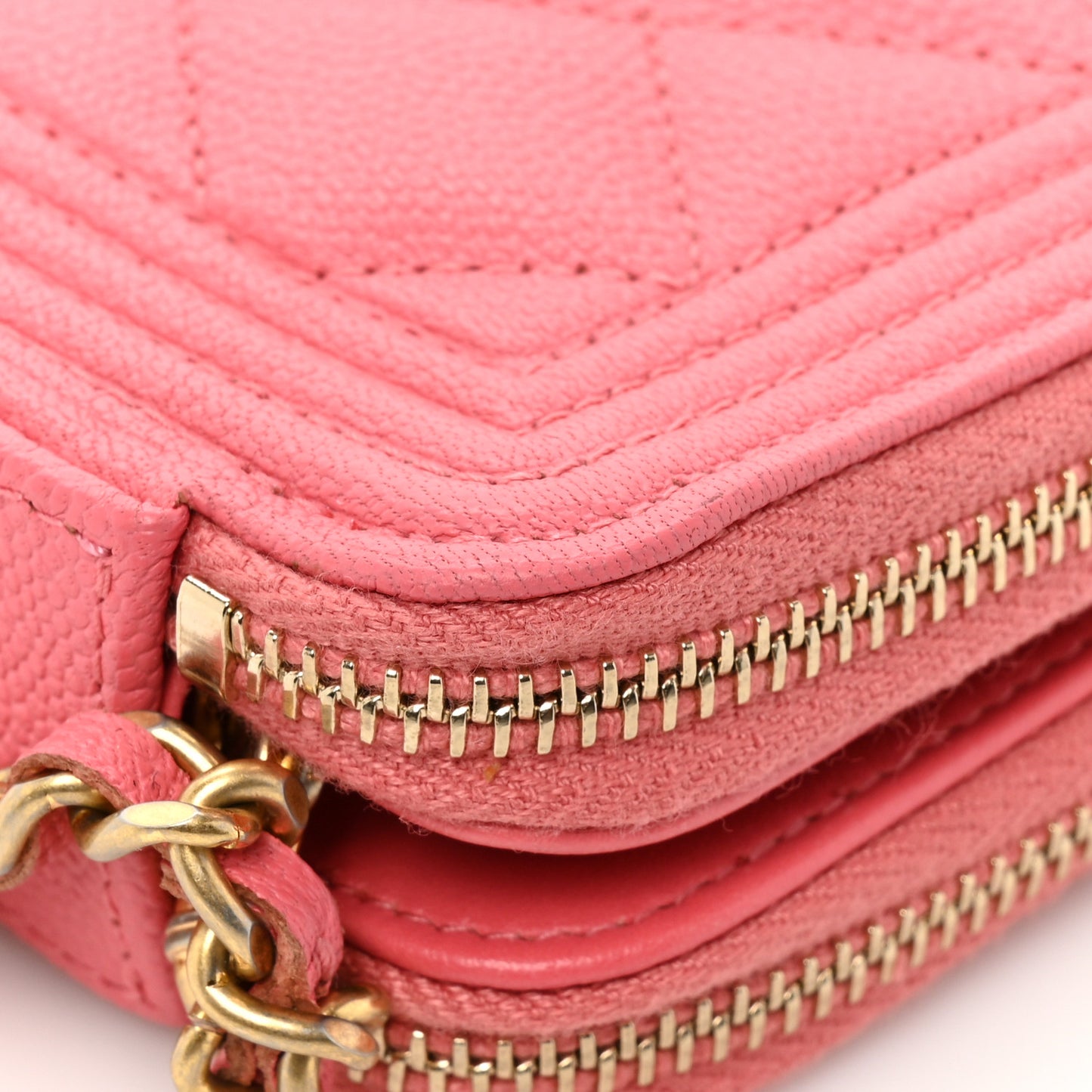 Caviar Quilted Small Boy Clutch With Chain Pink