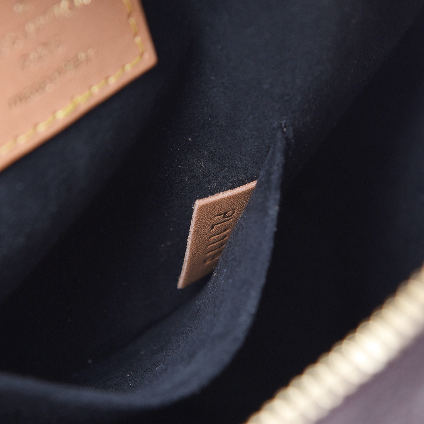 Reverse Monogram Giant Boite Chapeau Souple