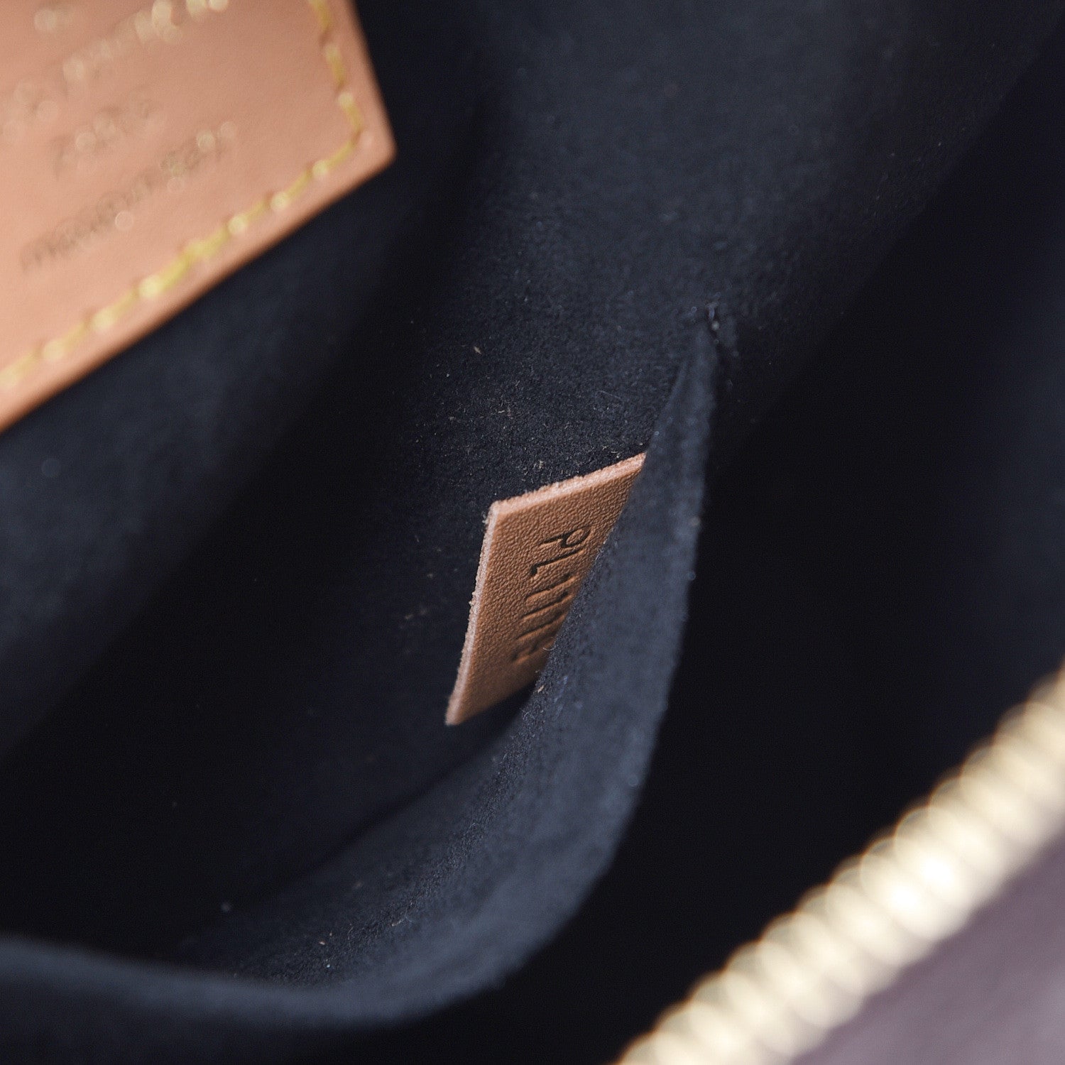 Louis Vuitton Reverse Monogram Giant Boite Chapeau Souple 6 of 10