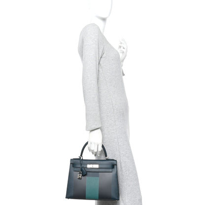Hermes Epsom Sombrero Taurillon Clemence Kellygraphie Lettre H Kelly Sellier 28 Vert Cypress Bleu Obscur Malachite Bleu Encre 2 of 13