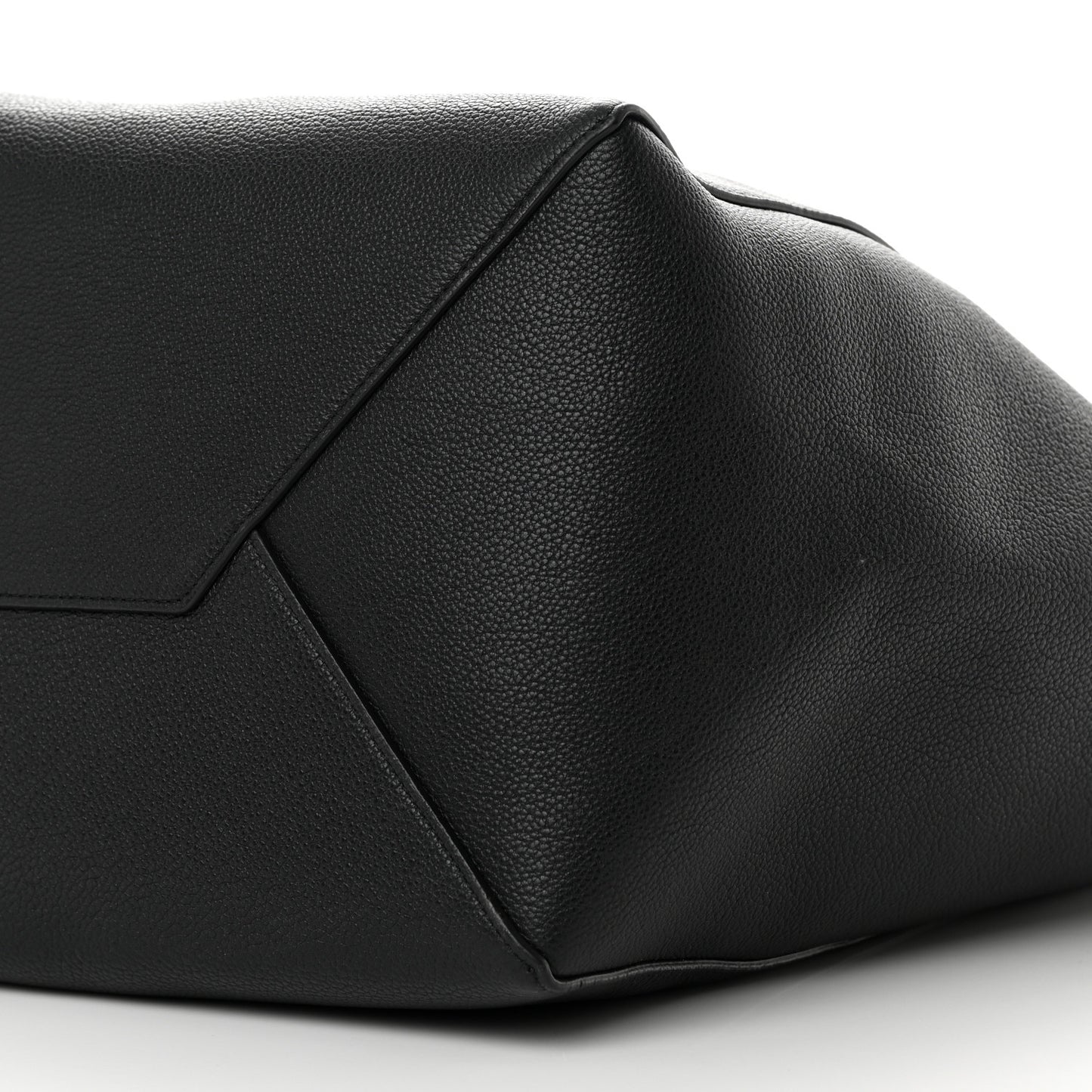 Soft Grained Calfskin Medium Belt Cabas Phantom Black