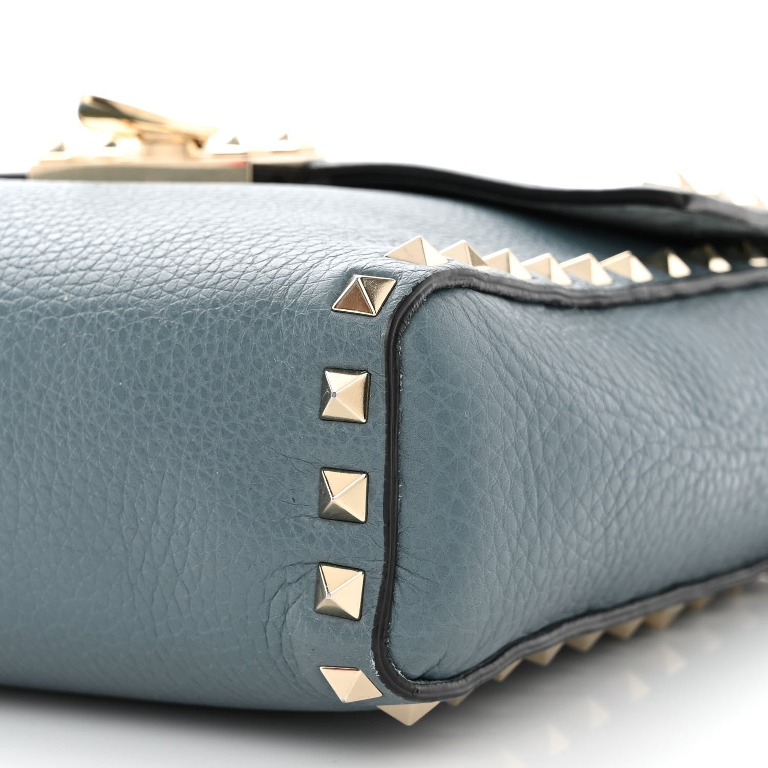 Valentino Garavani Pebbled Calfskin Rockstud Flip Lock Flap Messenger Bag Amadeus 9 of 13