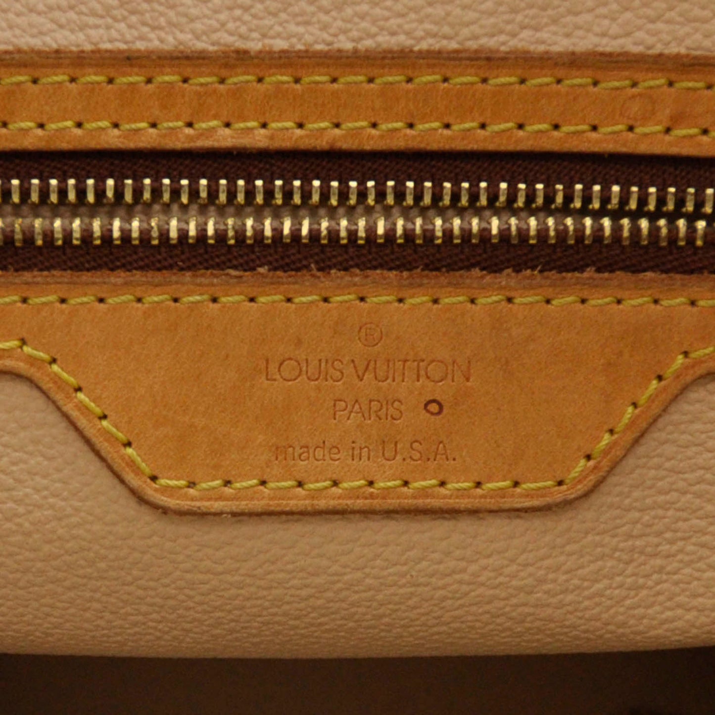 Monogram Petit Bucket 23