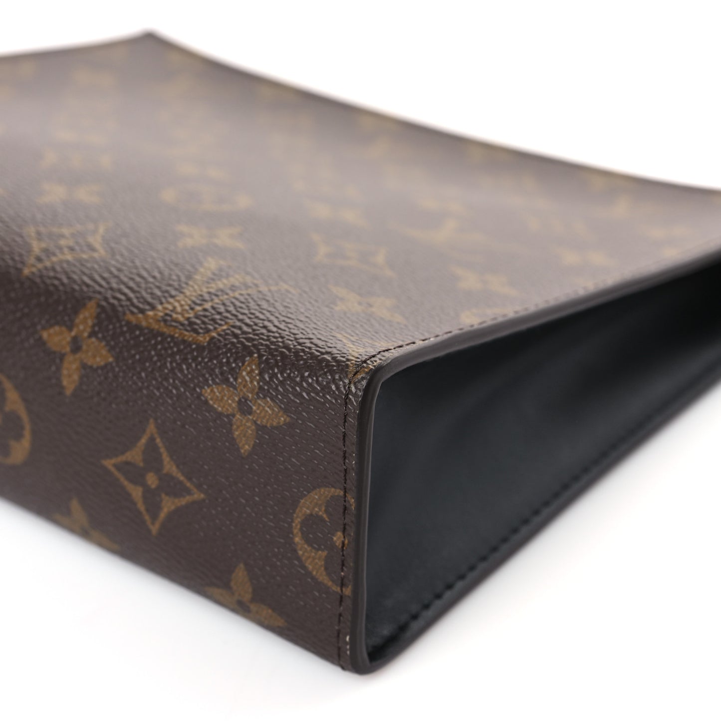 Monogram Poche Toilette NM