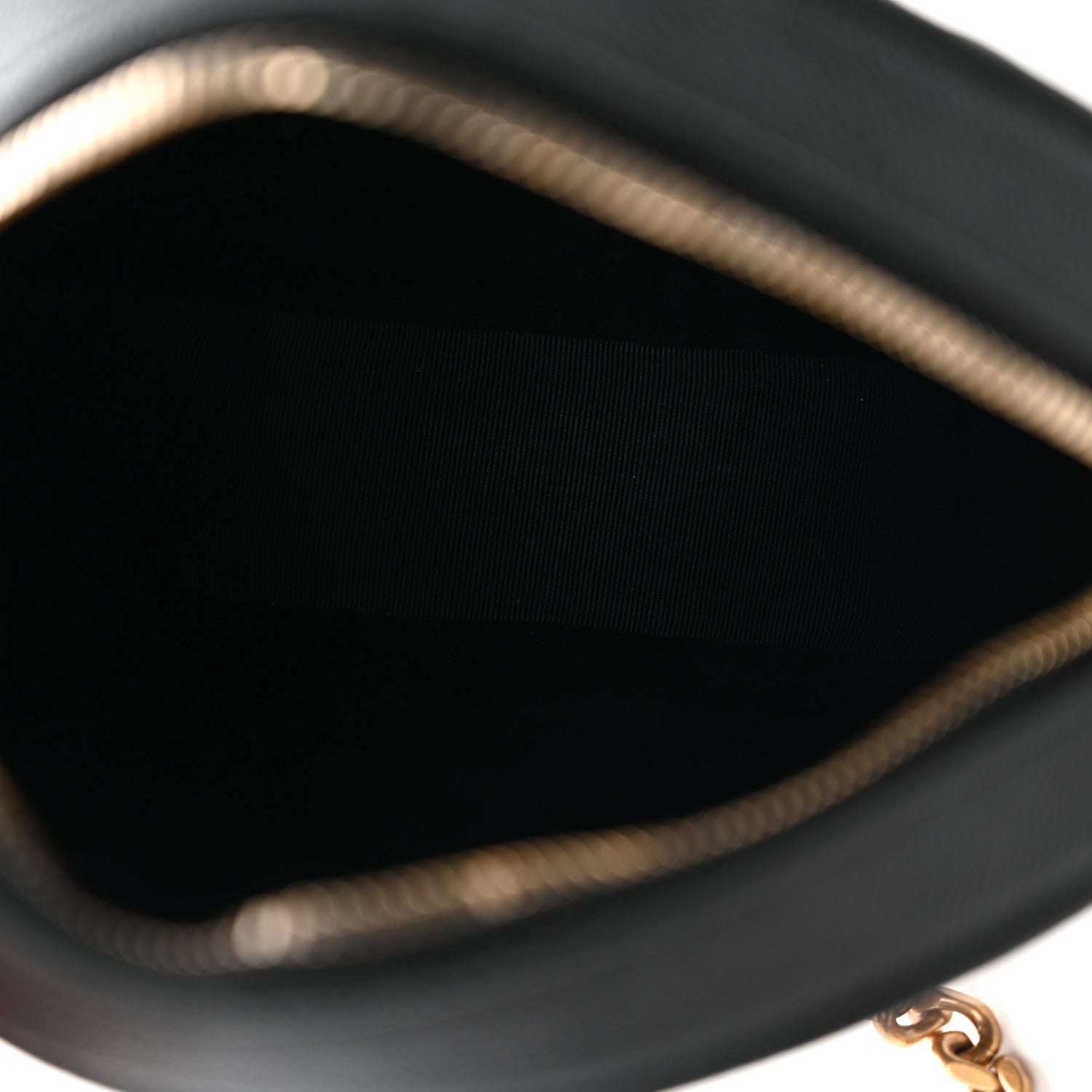 Saint Laurent Grain De Poudre Matelasse Chevron Quilted Round Vinyle Camera Bag Black 5 of 10