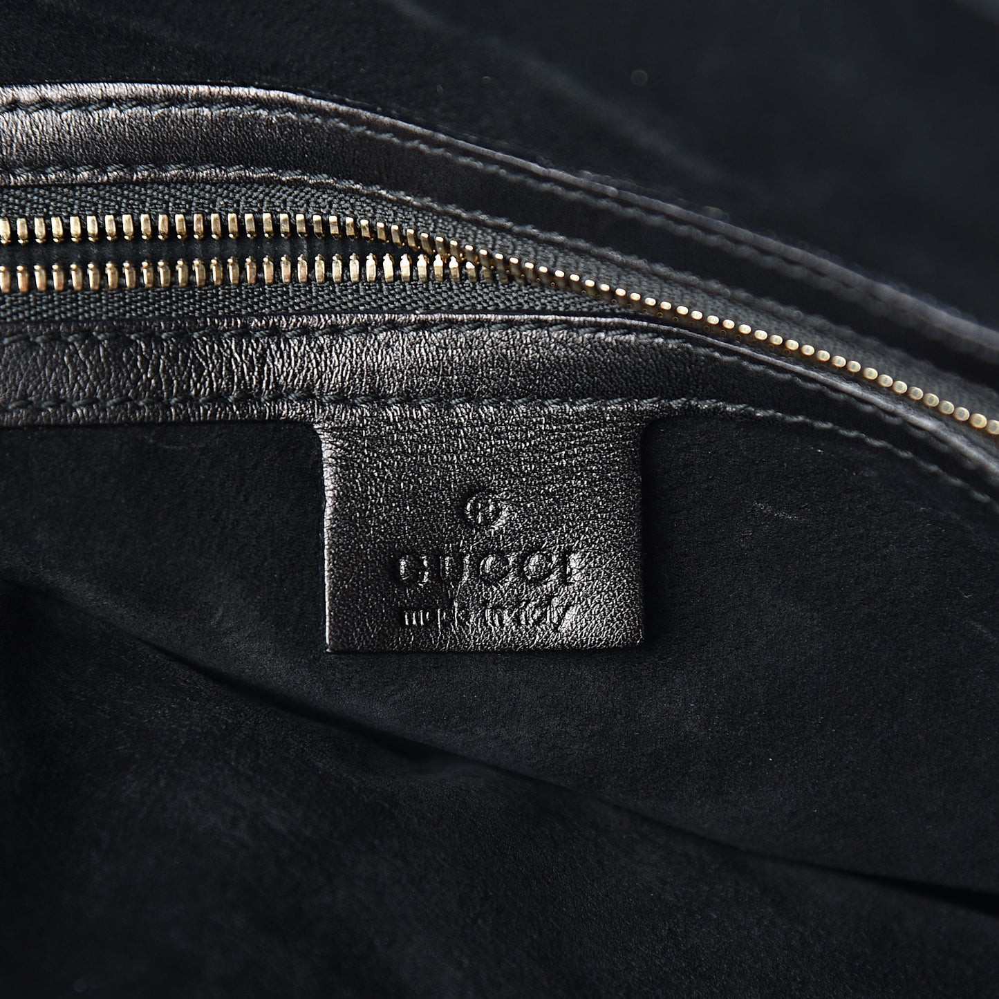 Patent Britt Messenger Bag Black