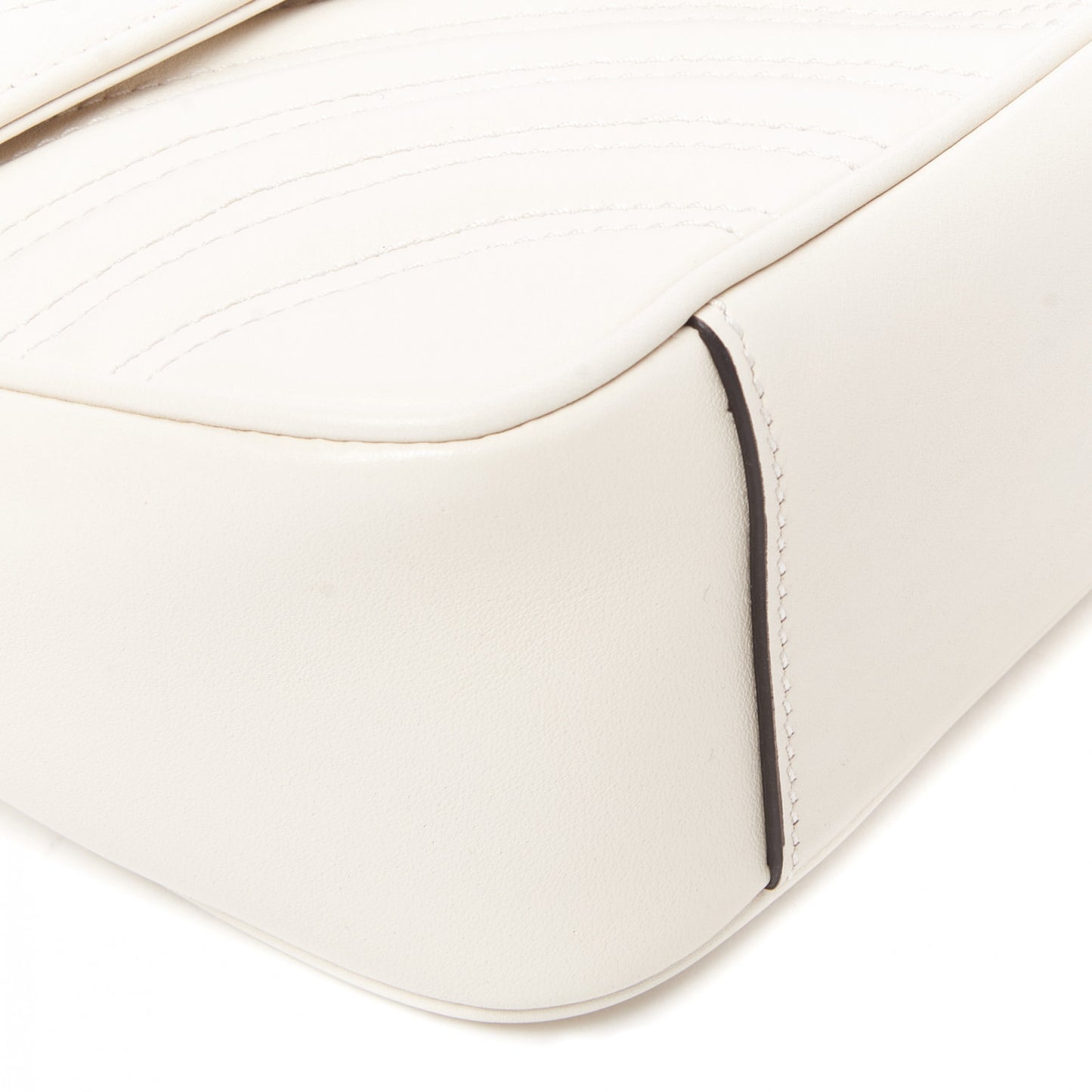 Calfskin Matelasse Small GG Marmont Shoulder Bag White